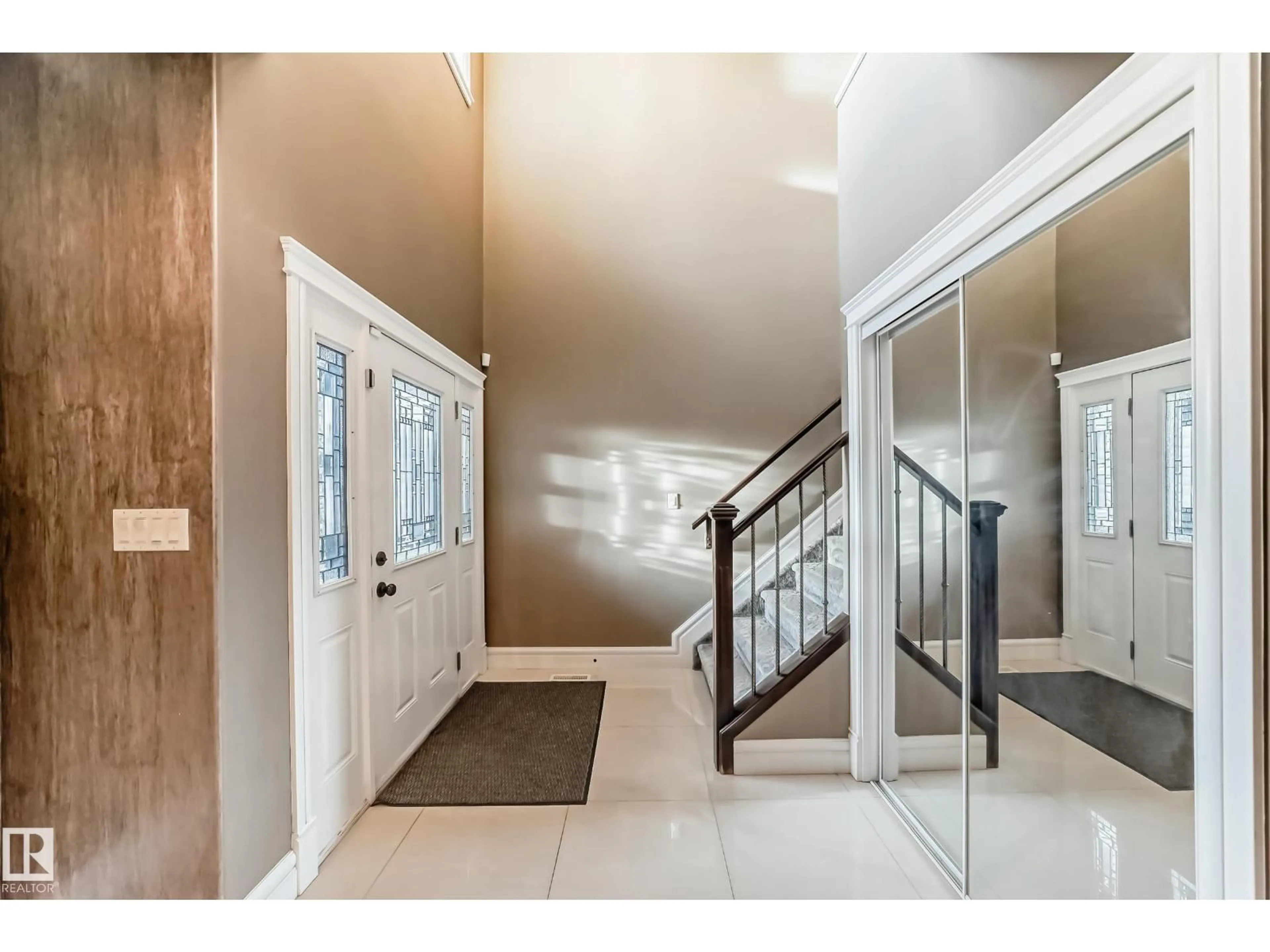 Indoor entryway for CA SW - 1552 CUNNINGHAM CAPE, Edmonton Alberta T6W0Y3