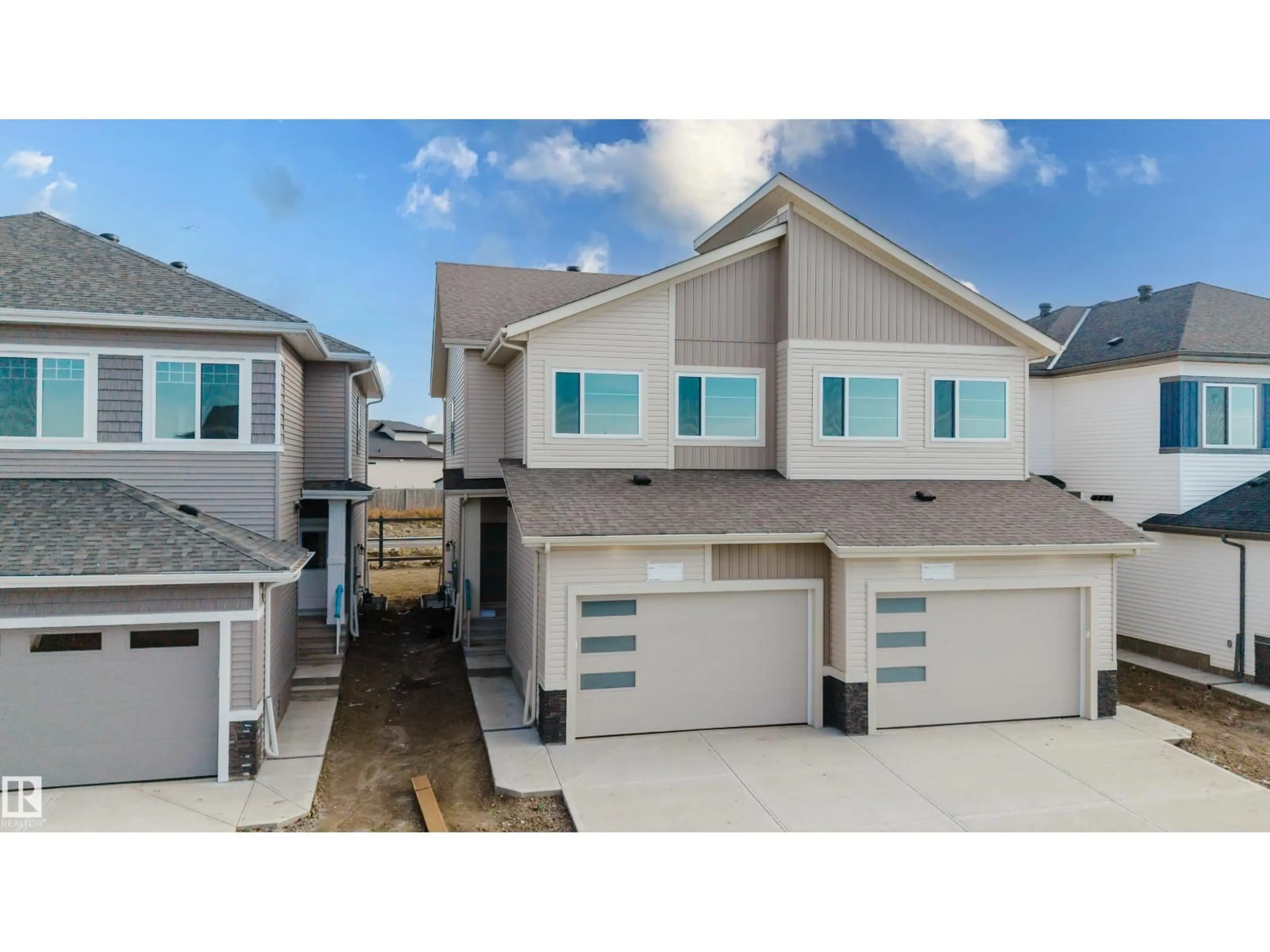 Home with vinyl exterior material, street for 140 MITCHELL BN, Leduc Alberta T9E1T5