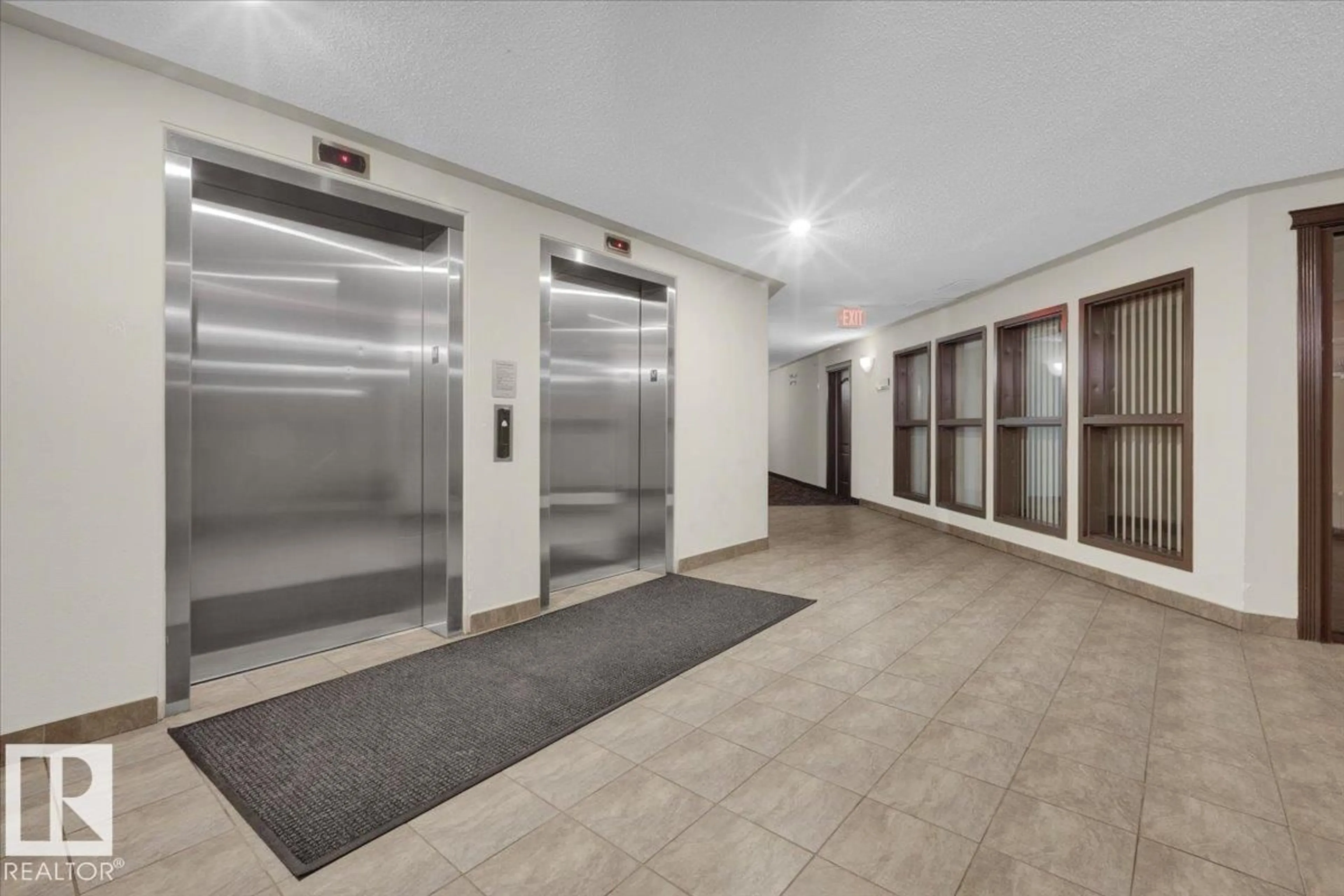 Indoor foyer for #122 - 5350 199 ST, Edmonton Alberta T6M0A4
