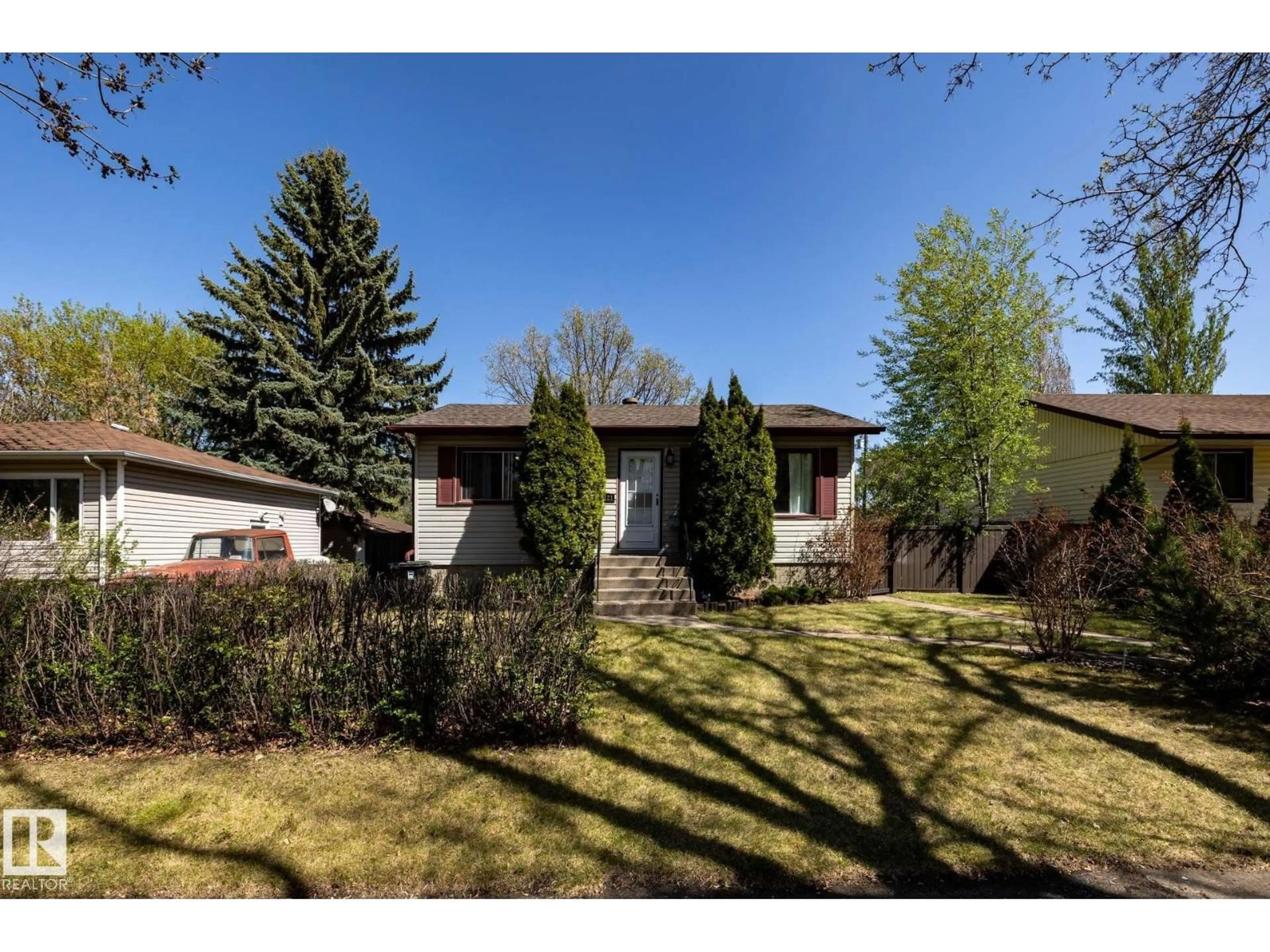 Unknown for NW - 12121 39 ST, Edmonton Alberta T5W2J9