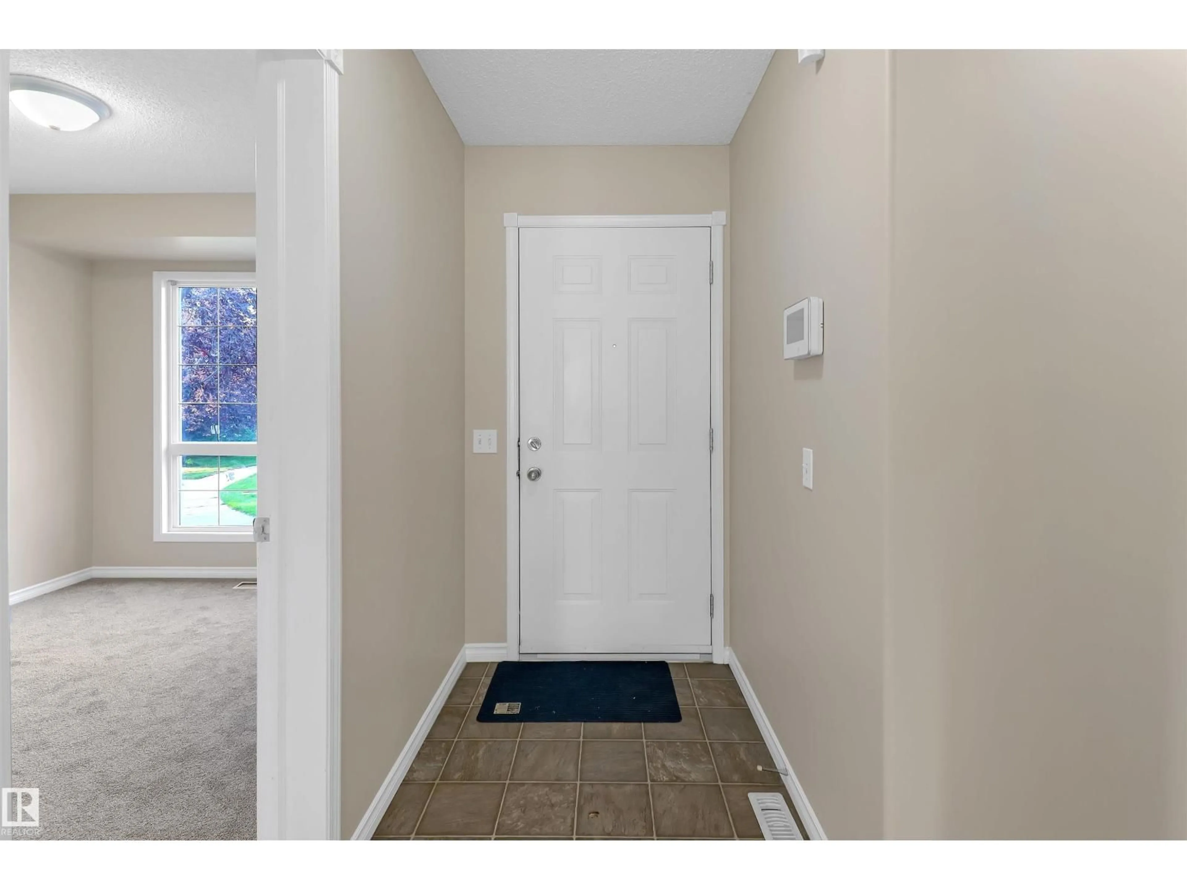 Indoor entryway for NW - 460 GIBB WD, Edmonton Alberta T5T6W7