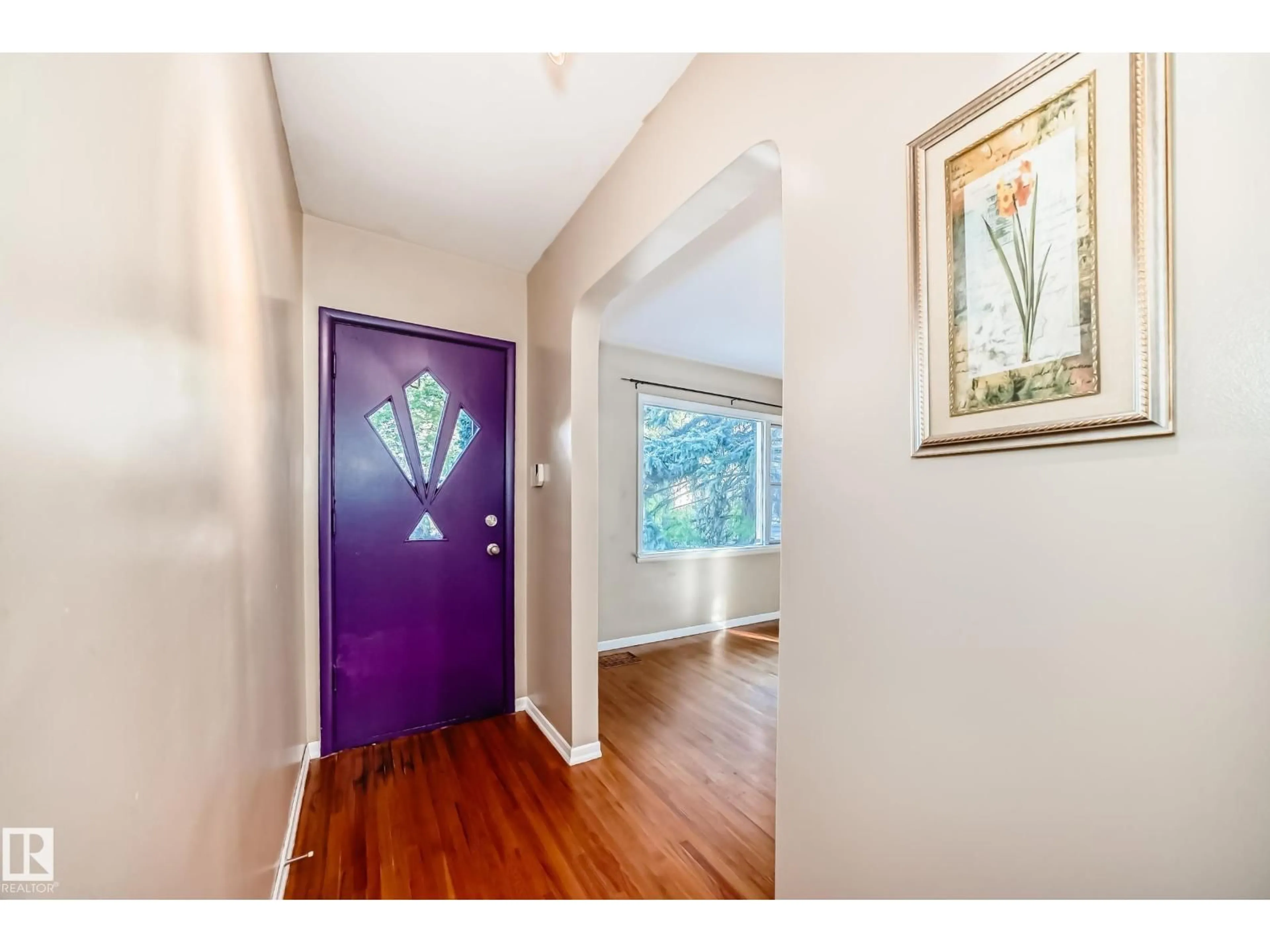 Indoor entryway for 12807 121 AV, Edmonton Alberta T5L2L6