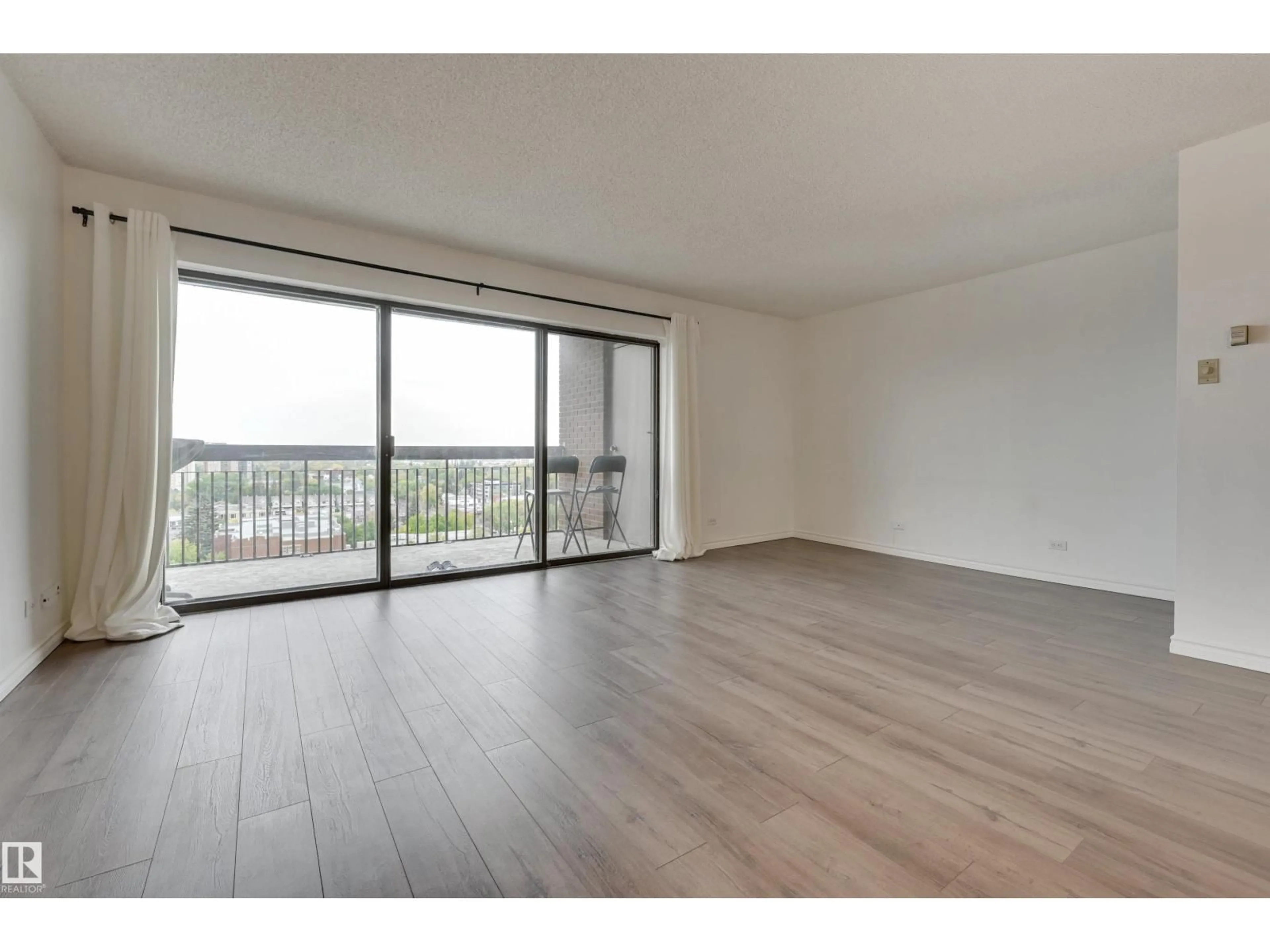 A pic of a room for 11027 - 1204 87 AV, Edmonton Alberta T6G2P9