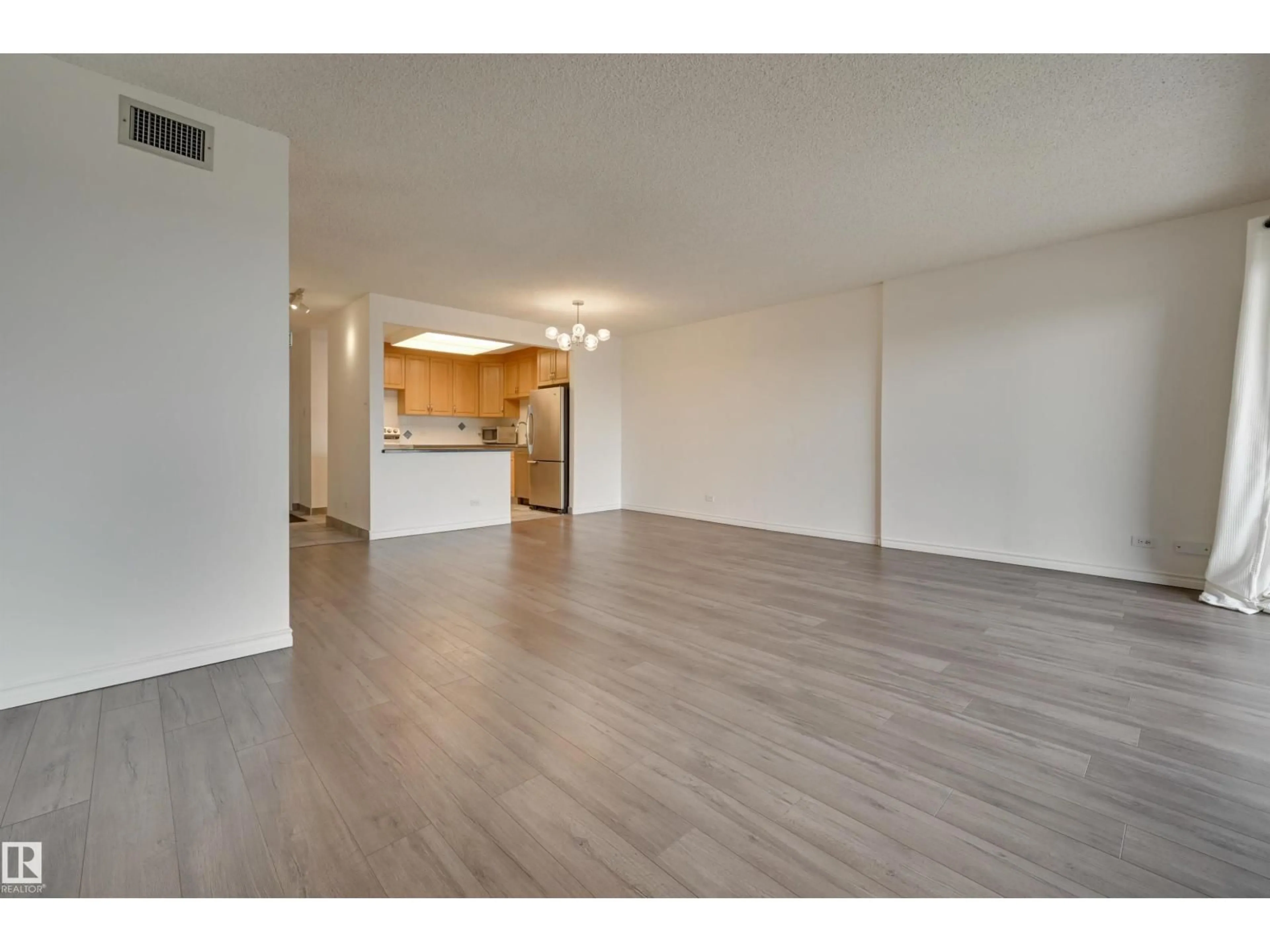 A pic of a room for 11027 - 1204 87 AV, Edmonton Alberta T6G2P9