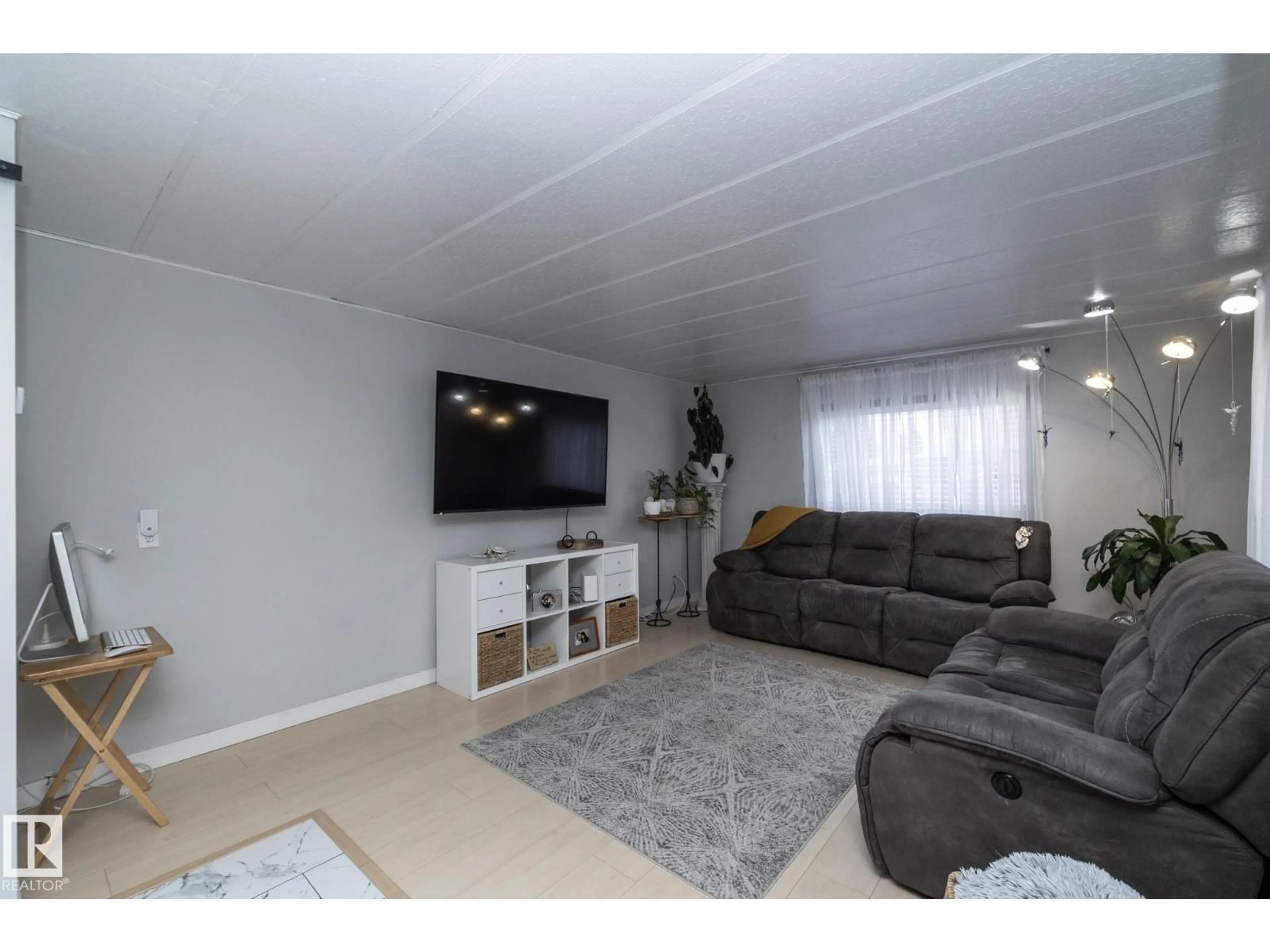 Living room with furniture, unknown for NW - 1011 WEST MOUNT CR, Edmonton Alberta T5S1T6