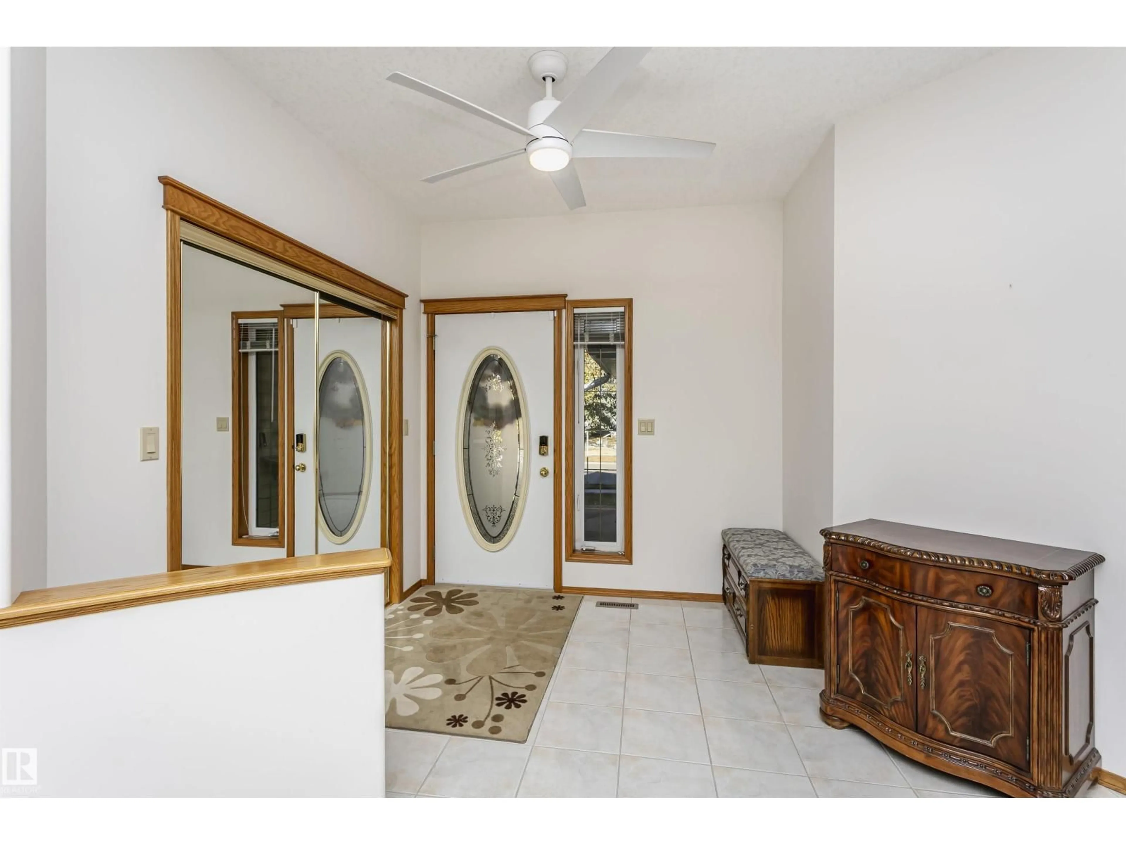 Indoor foyer for 121 REGAL, Sherwood Park Alberta T8A5X9