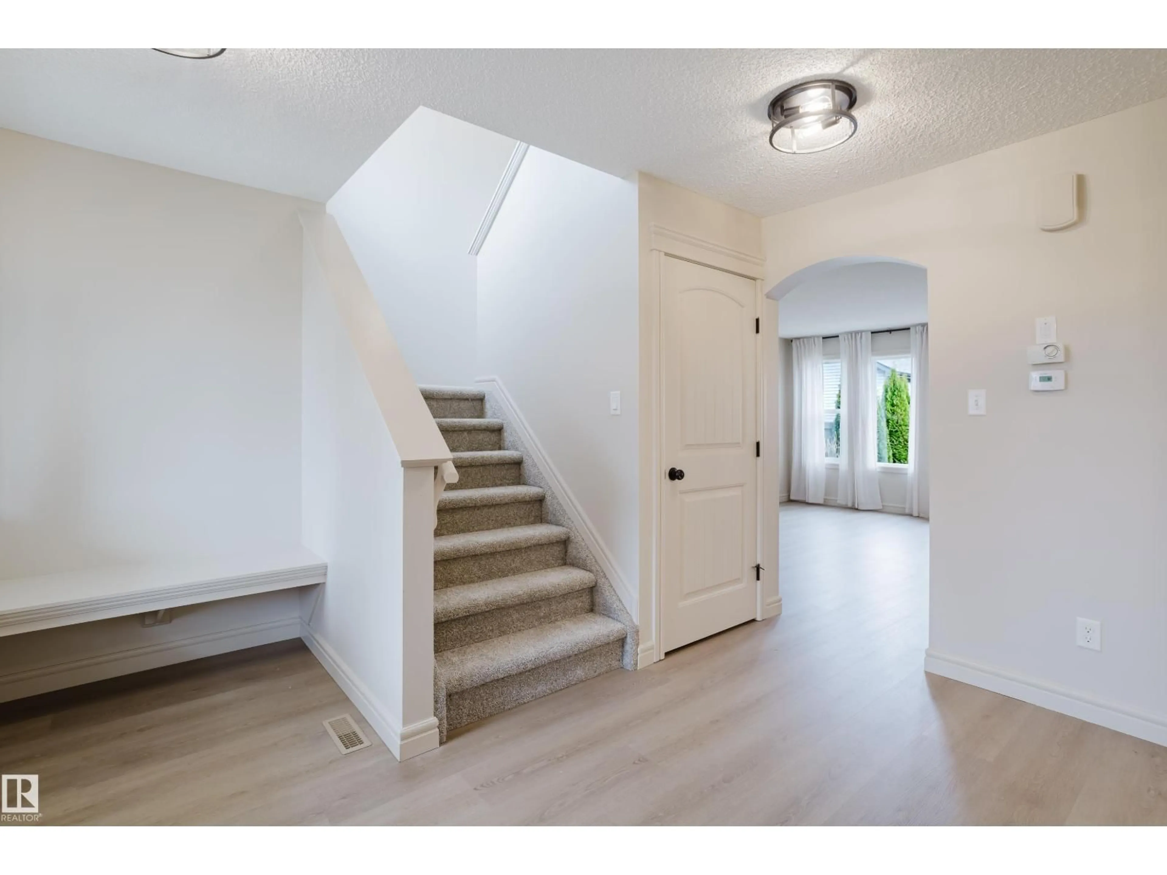 Indoor entryway for SW - 1739 56 ST, Edmonton Alberta T6X1P8