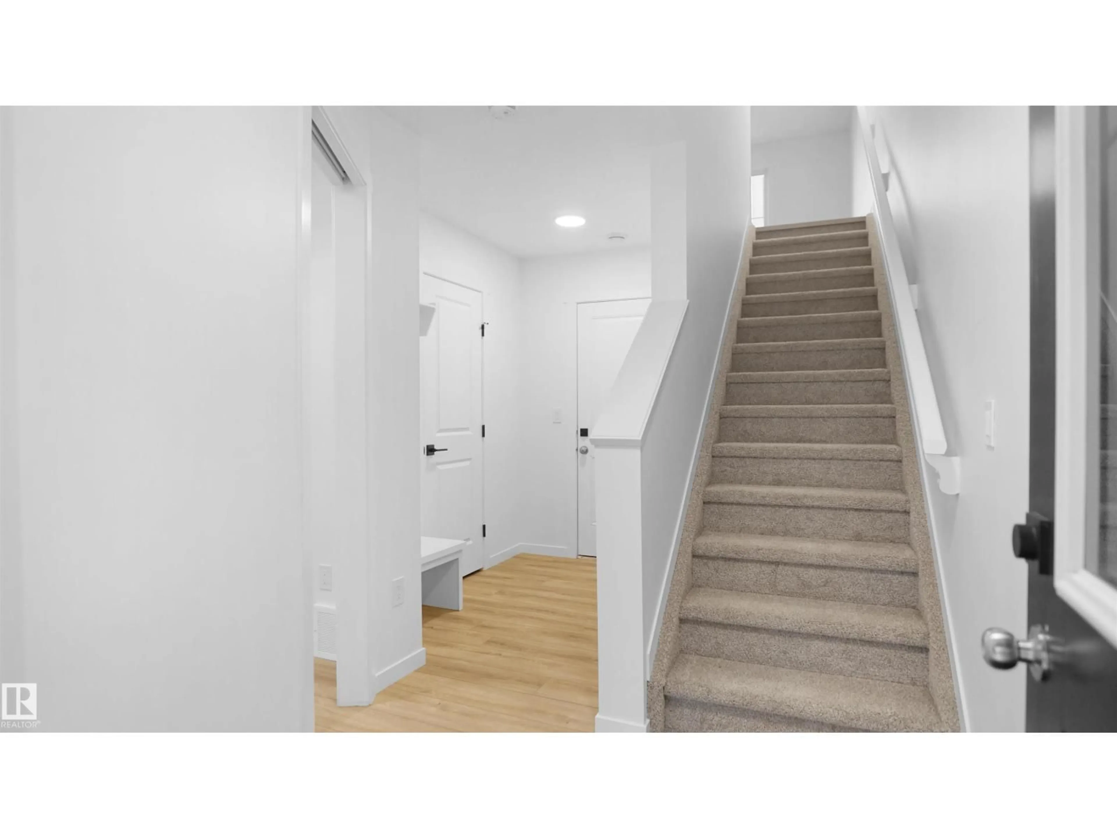 Unknown for 29 - 19 AIRPORT RD, Edmonton Alberta T5G2P9