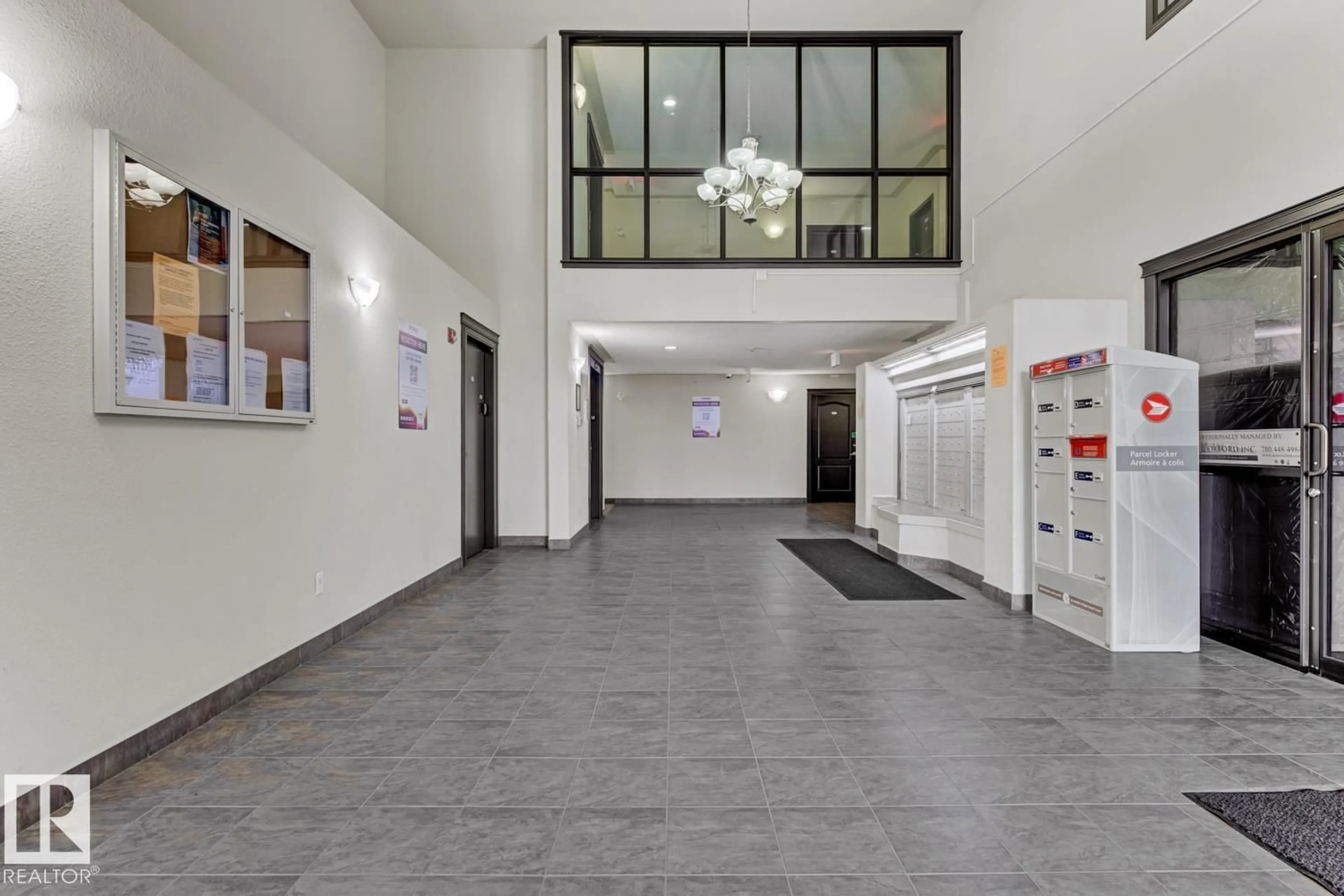 Indoor foyer for #1211 - 1211 SOUTH TERWILLEGAR DR, Edmonton Alberta T6R0L8