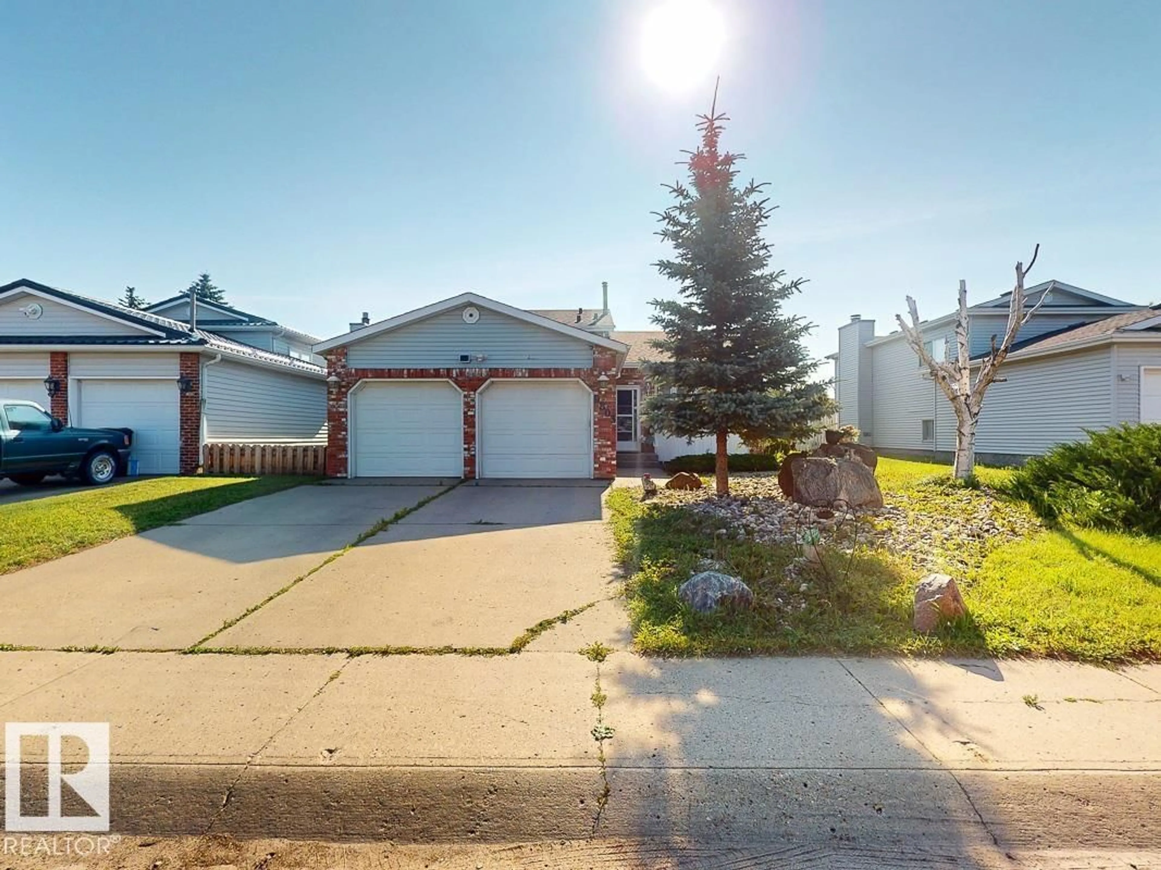 A pic from outside/outdoor area/front of a property/back of a property/a pic from drone, street for NW - 9803 185 ST, Edmonton Alberta T5T3L7