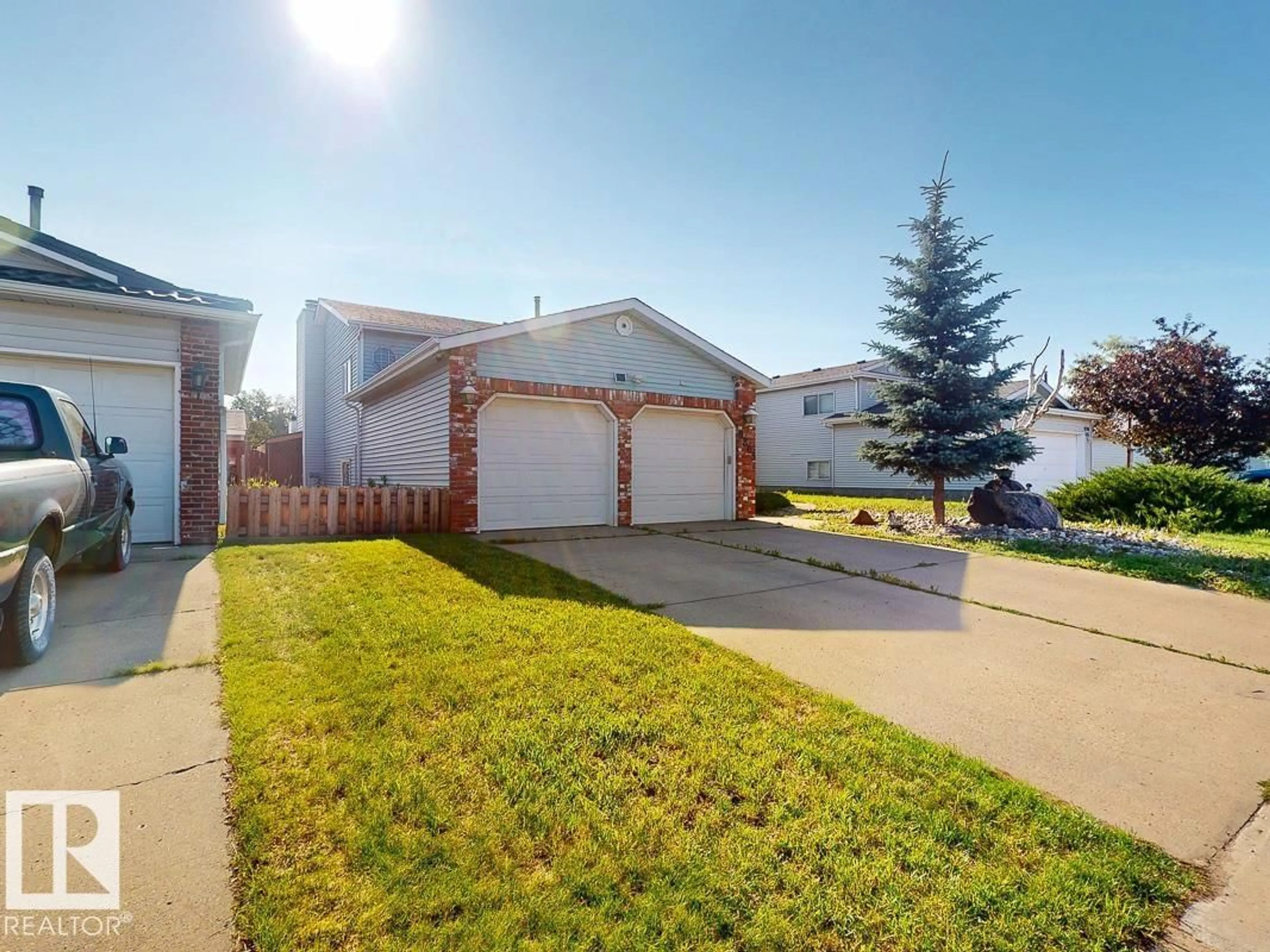 A pic from outside/outdoor area/front of a property/back of a property/a pic from drone, street for NW - 9803 185 ST, Edmonton Alberta T5T3L7
