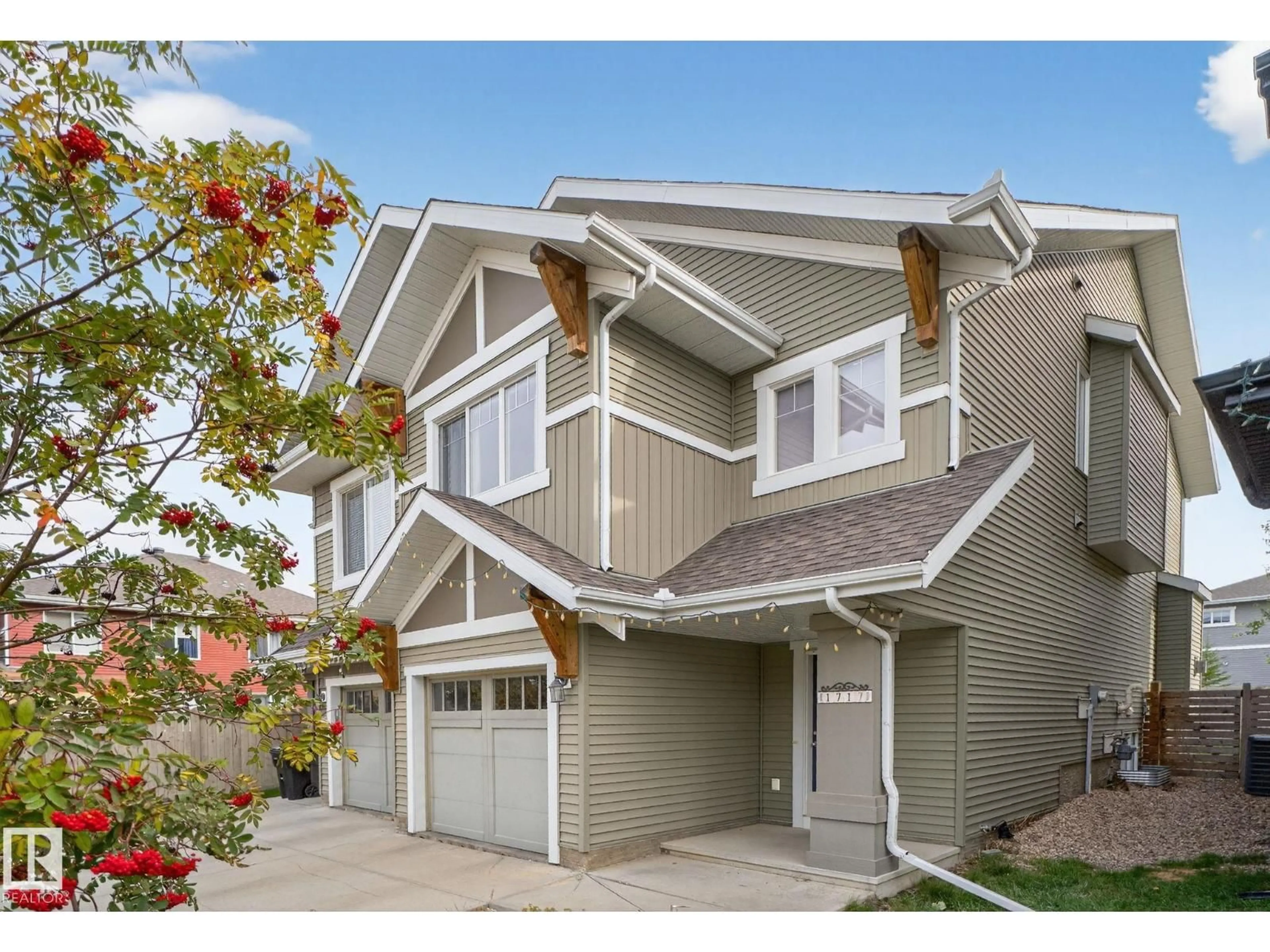 Home with vinyl exterior material, street for 1717 CHAPMAN WAY SW, Edmonton Alberta T6W0Y6