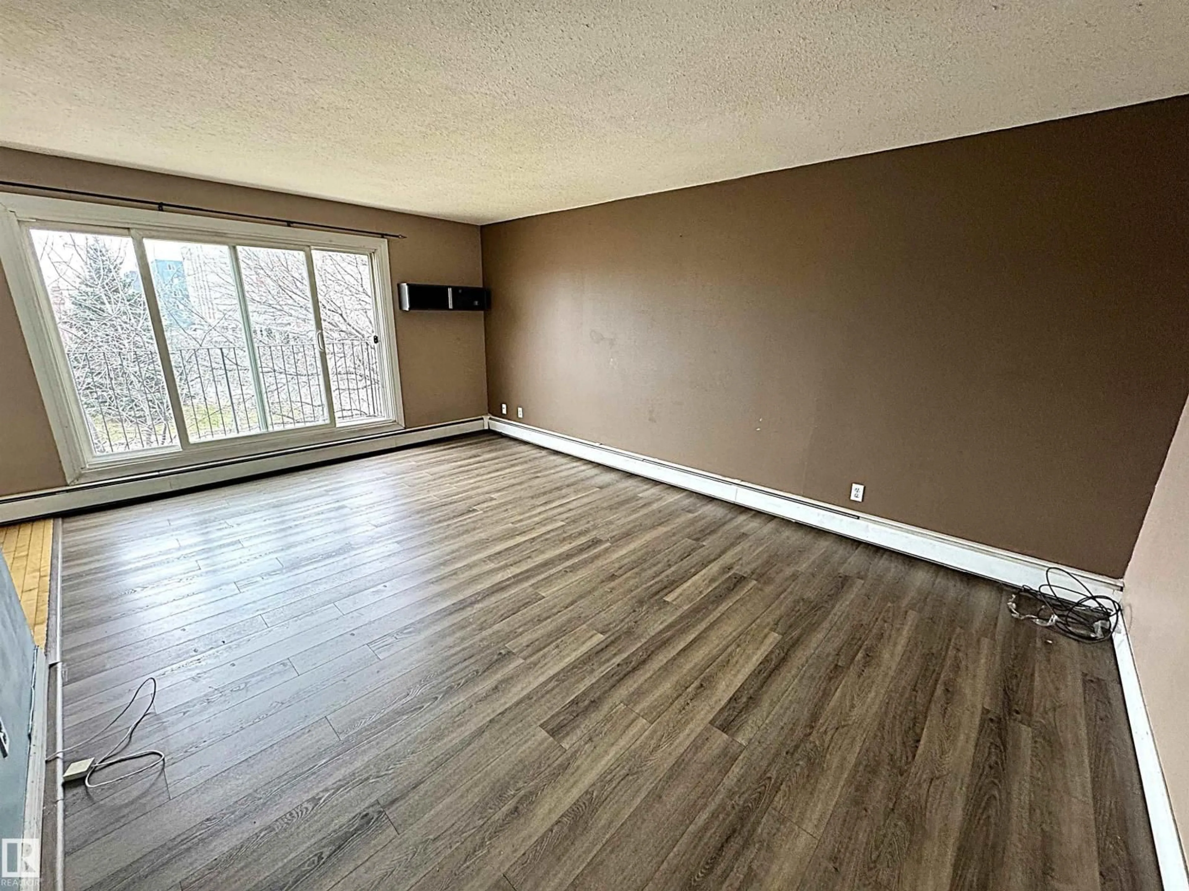 A pic of a room for 301 - 10035 164 ST, Edmonton Alberta T5P4L4