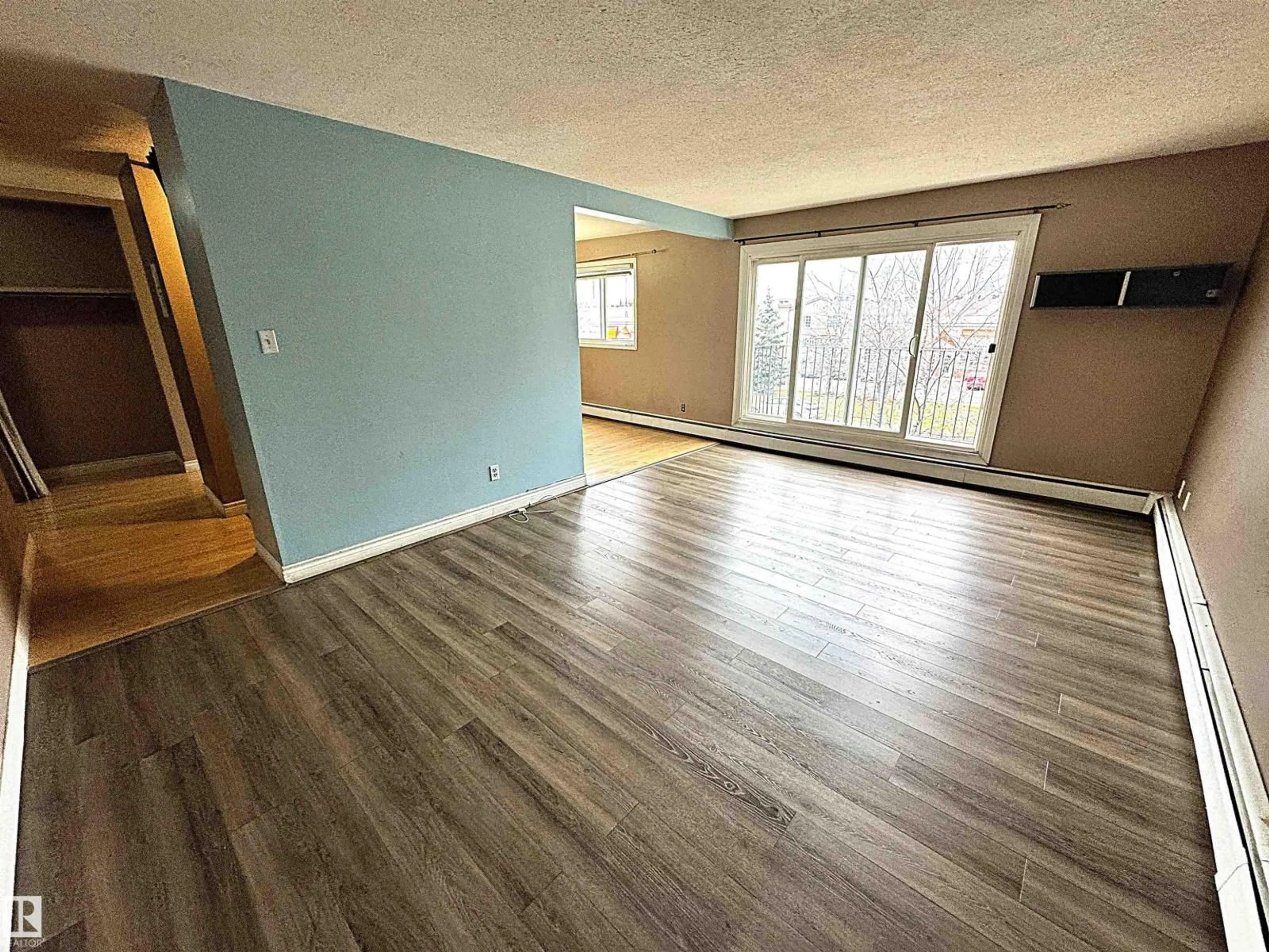 A pic of a room for 301 - 10035 164 ST, Edmonton Alberta T5P4L4