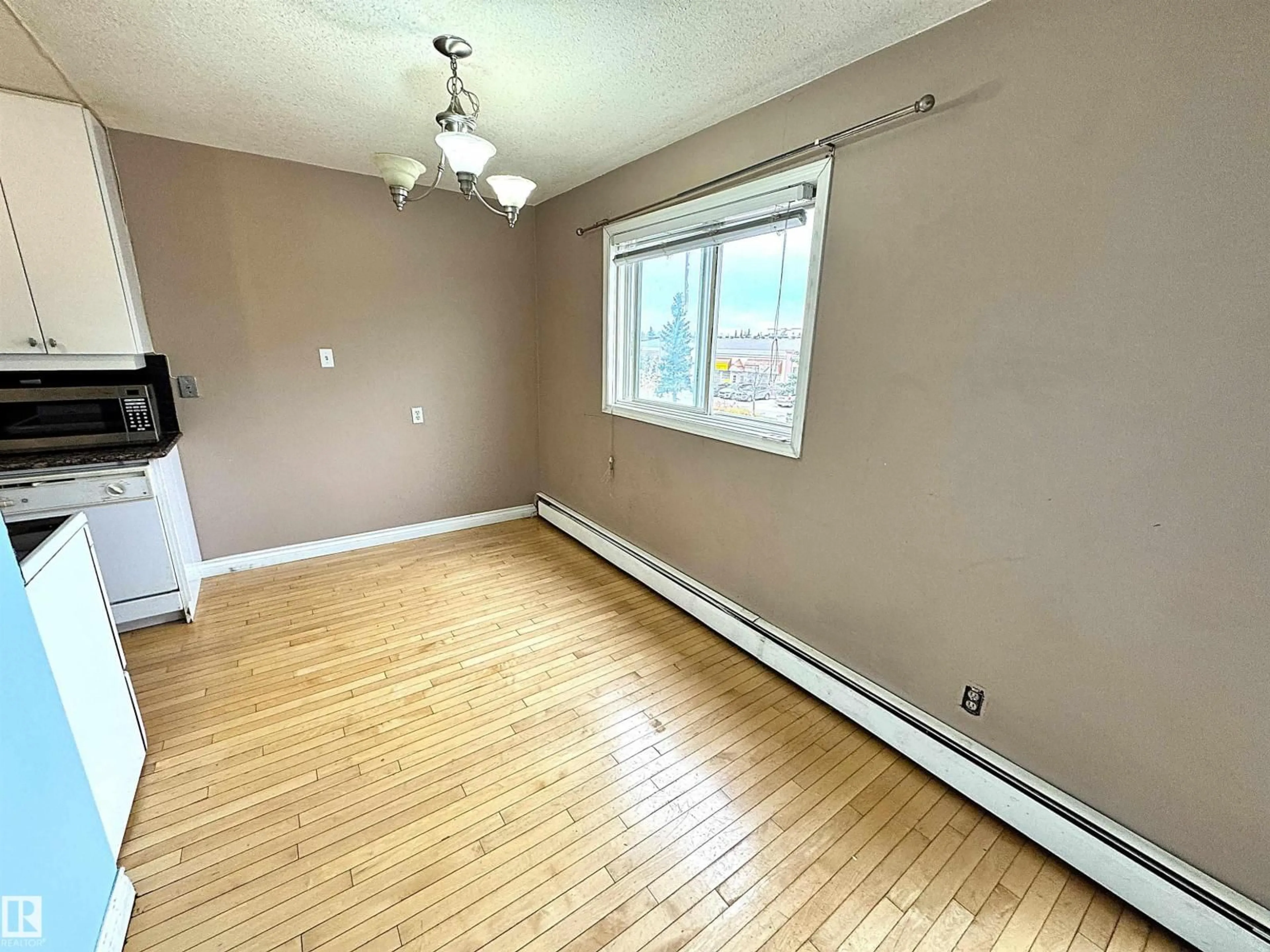 A pic of a room for 301 - 10035 164 ST, Edmonton Alberta T5P4L4