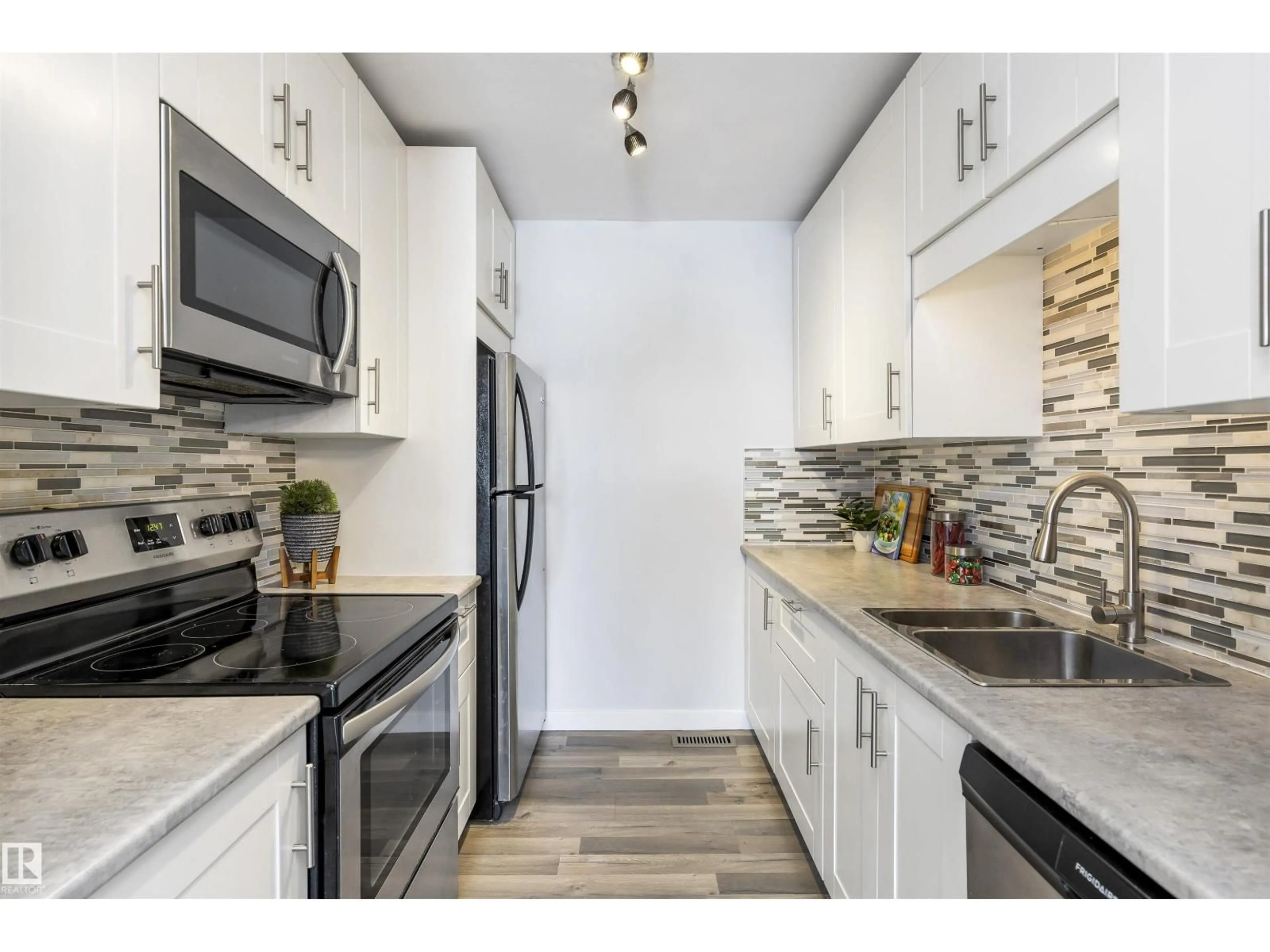 Unknown for 17129 109 ST, Edmonton Alberta T5X3E2