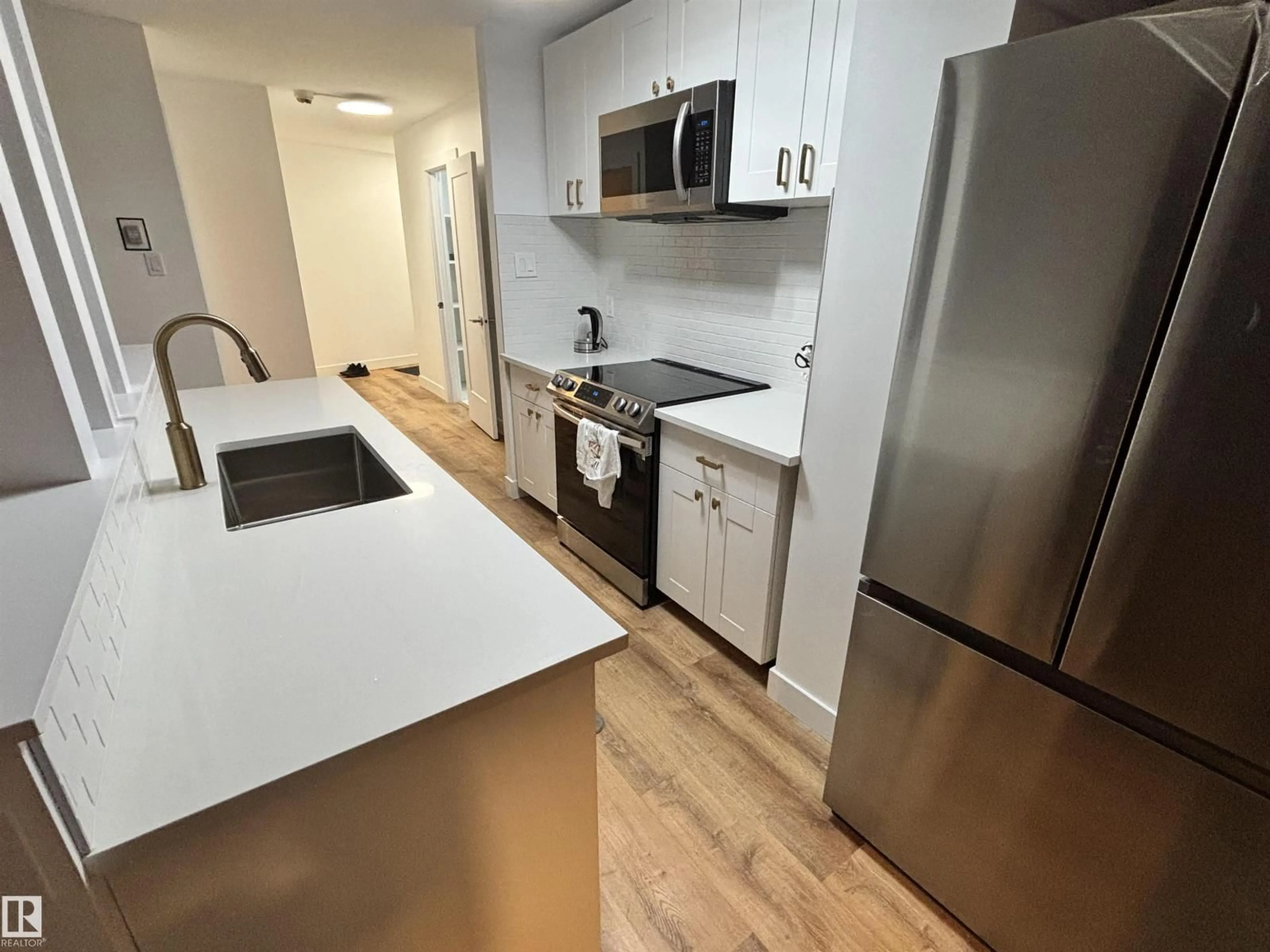 Standard kitchen, unknown for 10883 - 811 SASKATCHEWAN DR, Edmonton Alberta T6E4S6