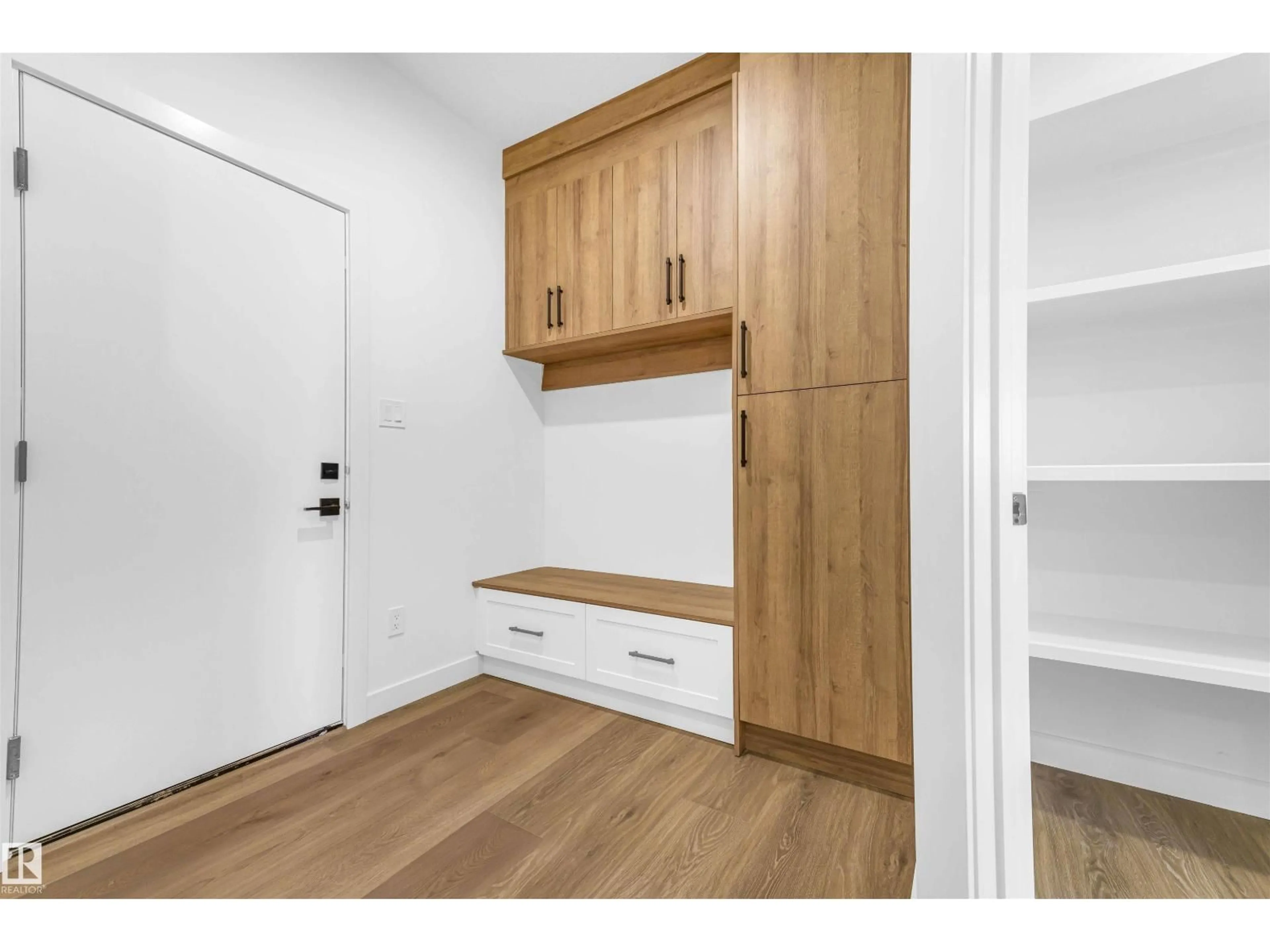 Storage room or clothes room or walk-in closet for 21 AXELWOOD CR, Spruce Grove Alberta T7X3C6