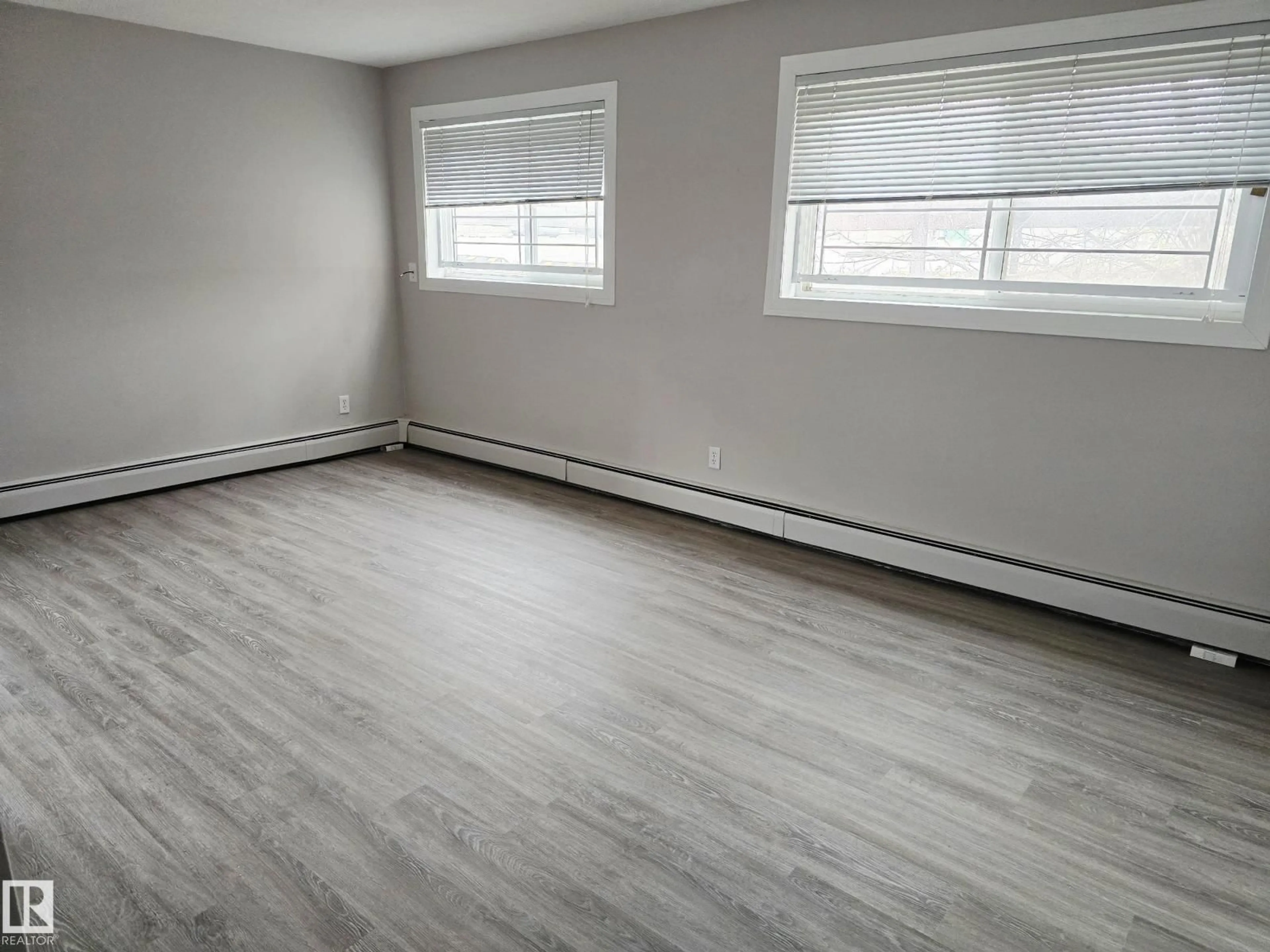 A pic of a room for #4 - 10620 122 ST, Edmonton Alberta T5M1M8