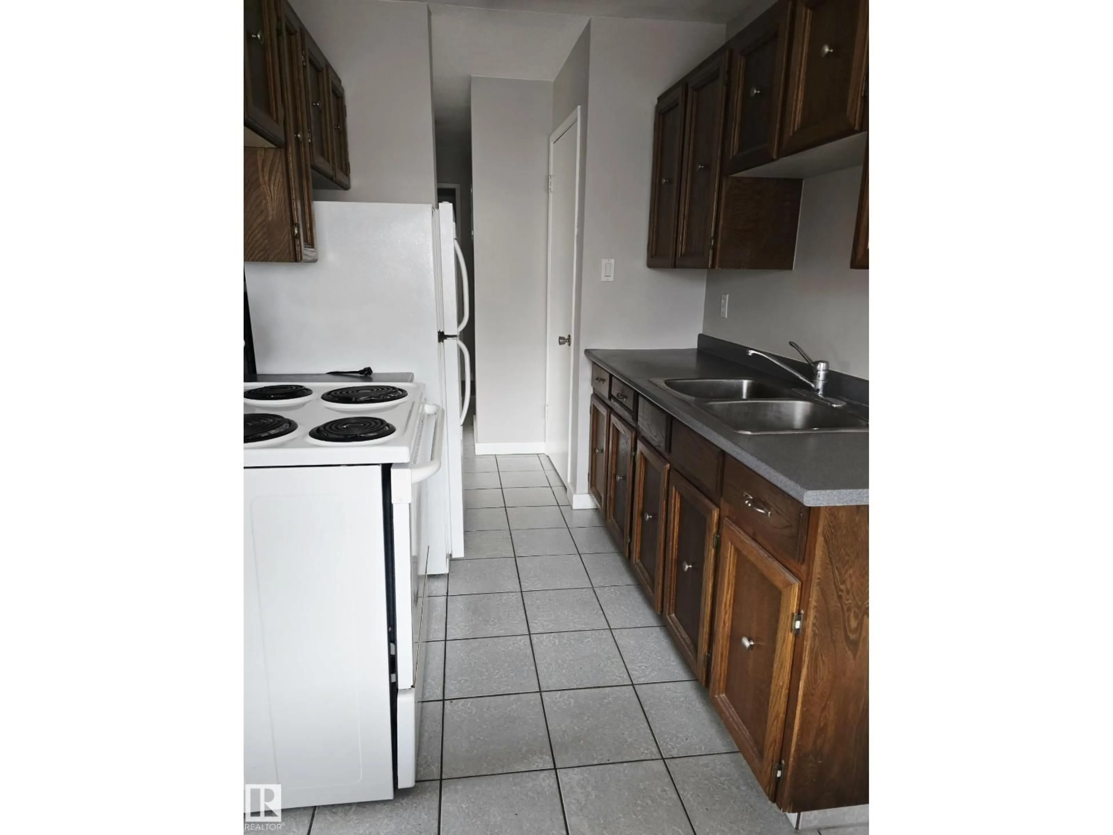 Standard kitchen, unknown for #4 - 10620 122 ST, Edmonton Alberta T5M1M8