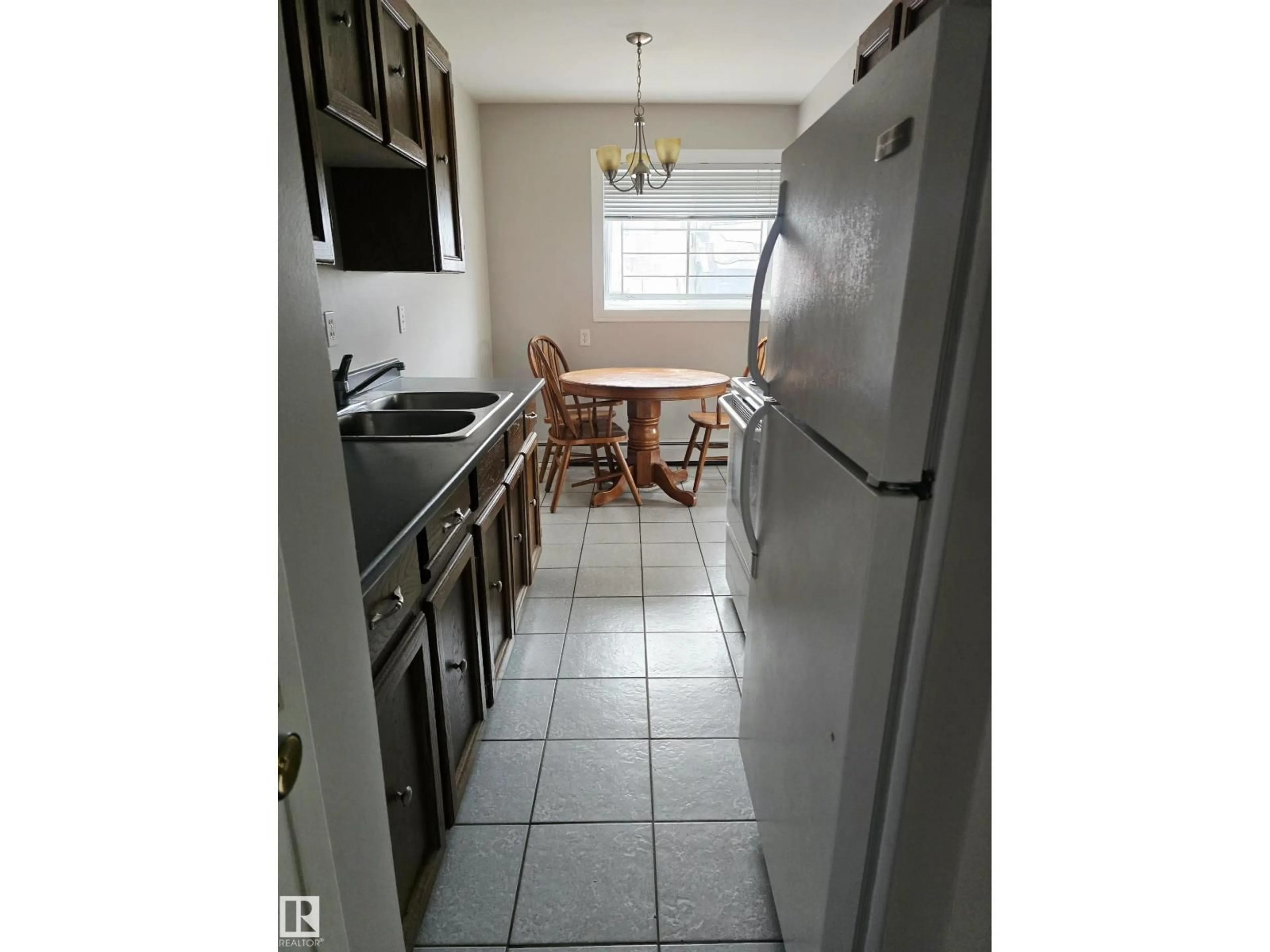 Standard kitchen, unknown for #4 - 10620 122 ST, Edmonton Alberta T5M1M8