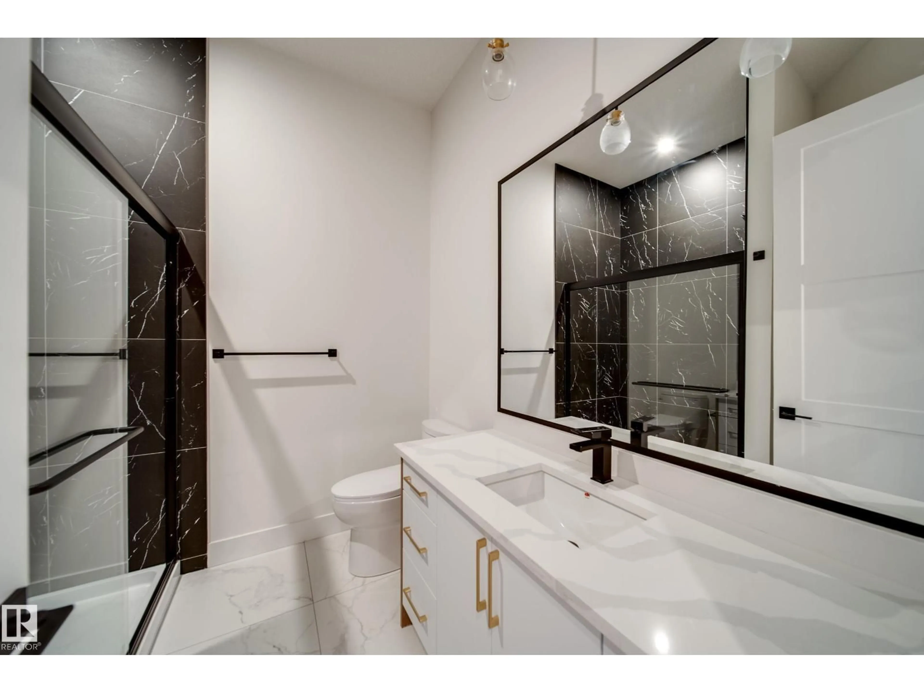 Standard bathroom, ceramic/tile floor for #2 - 20425 93 AV, Edmonton Alberta T5T7C7