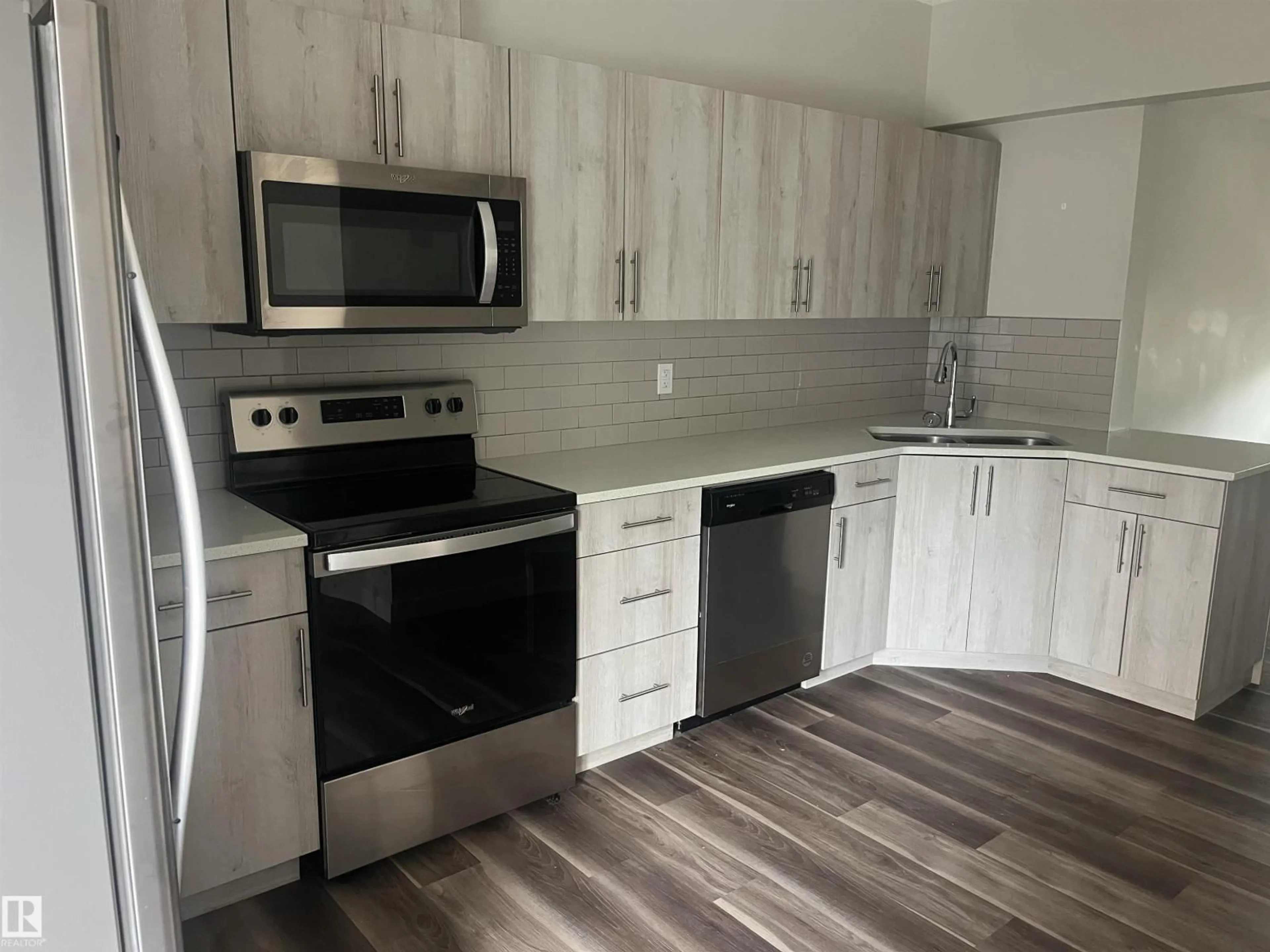 Unknown for 21 - 1051 GRAYDON HILL BV, Edmonton Alberta T6W3C8