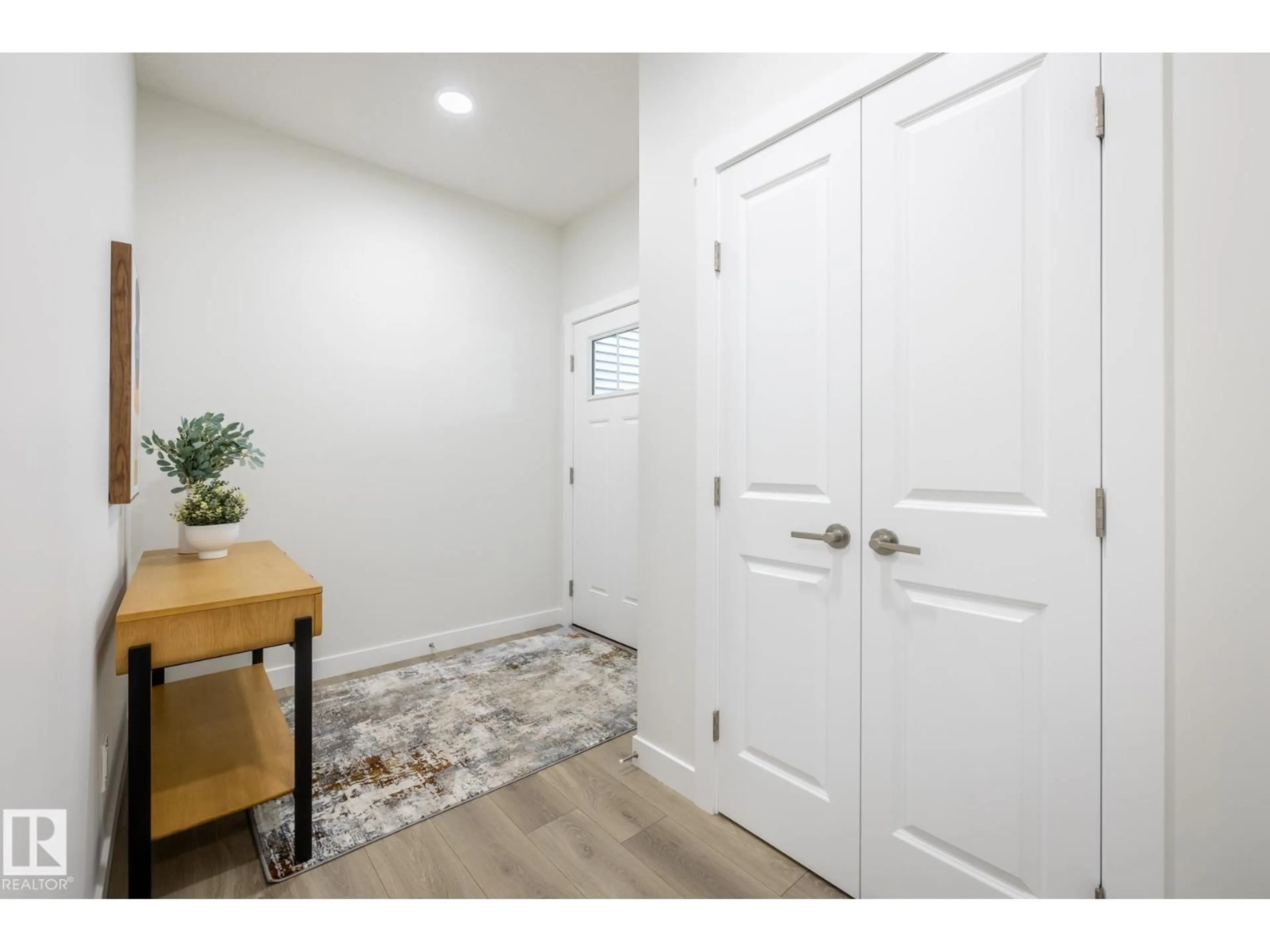 Indoor entryway for 9 GABLE CM, Spruce Grove Alberta T7X2W2