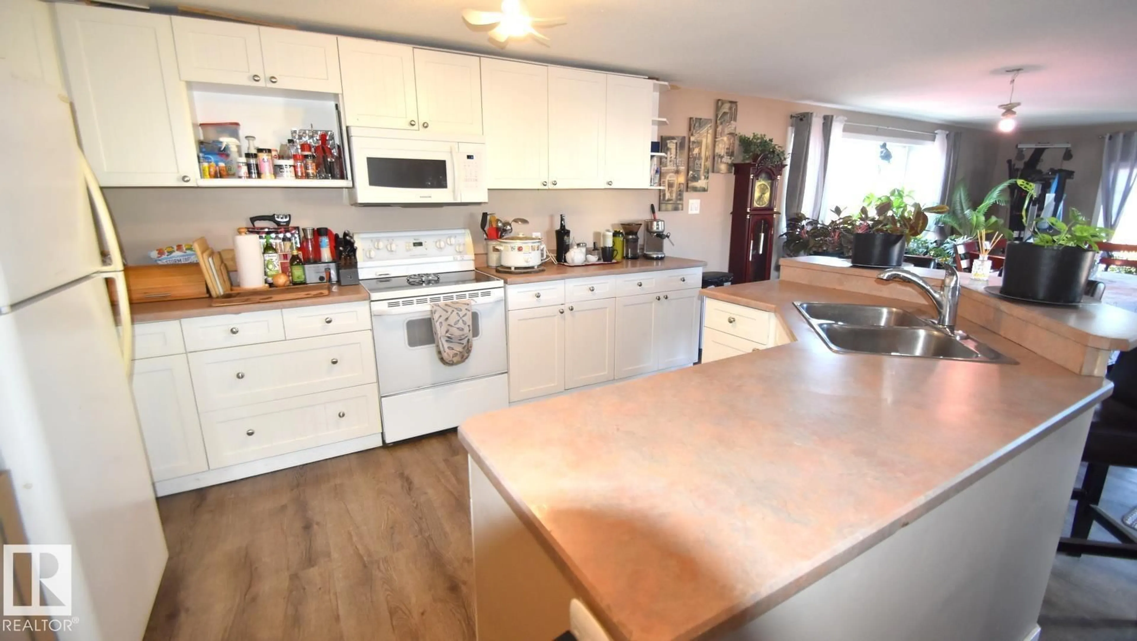 Unknown for 1259 LAKE VISTA CR, Sherwood Park Alberta T8H1K7