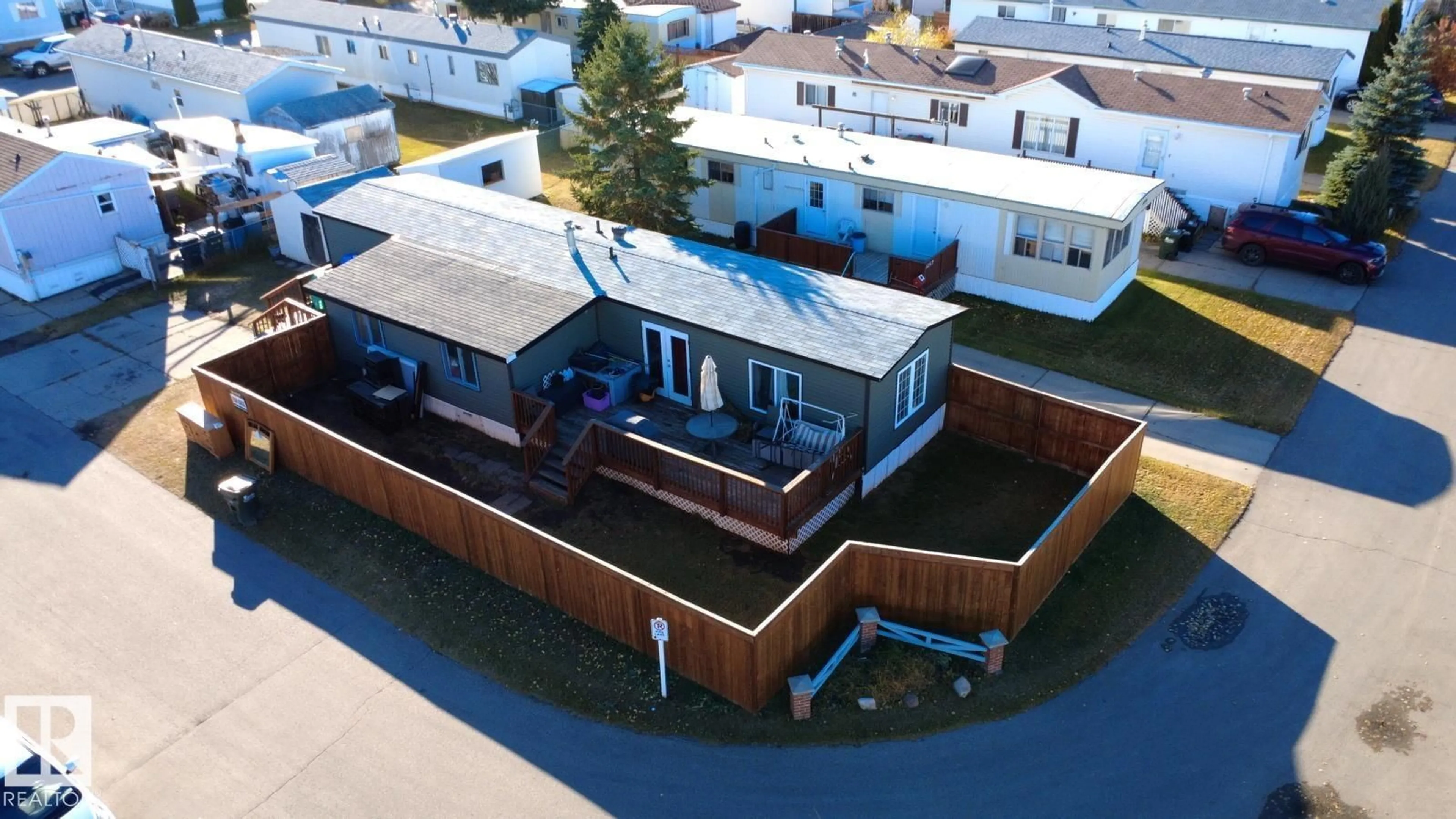 A pic from outside/outdoor area/front of a property/back of a property/a pic from drone, unknown for 1259 LAKE VISTA CR, Sherwood Park Alberta T8H1K7