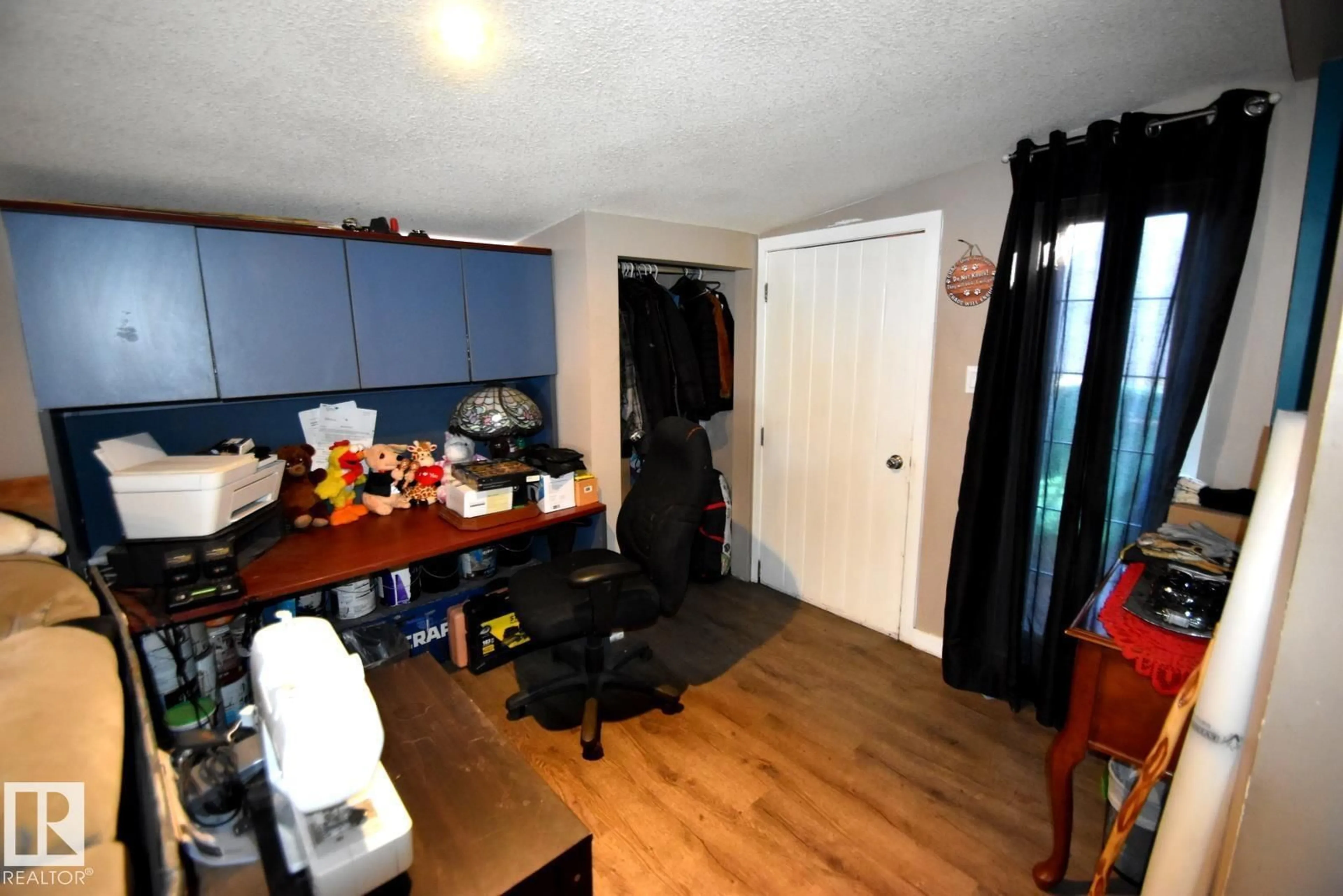 A pic of a room for 1259 LAKE VISTA CR, Sherwood Park Alberta T8H1K7