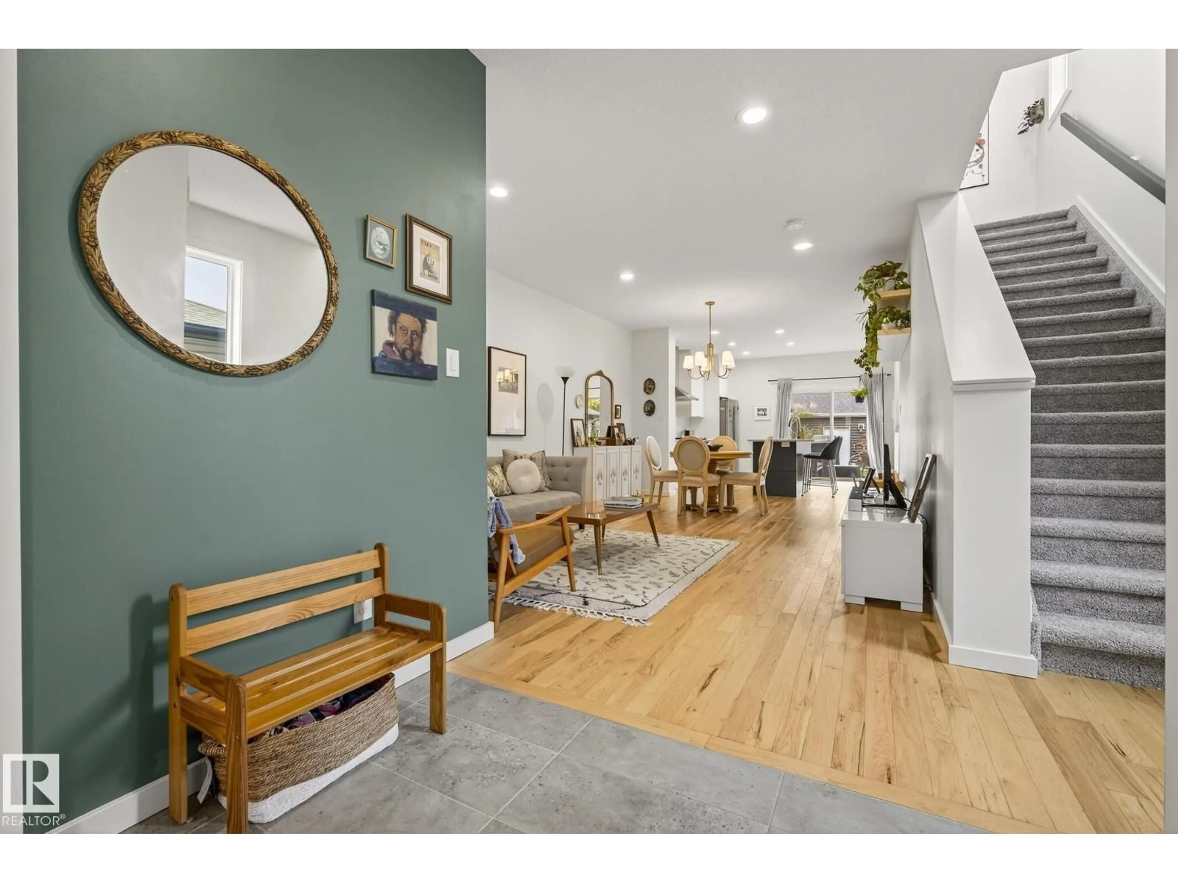 Indoor entryway for NW - 11219 132 ST, Edmonton Alberta T5M1E7