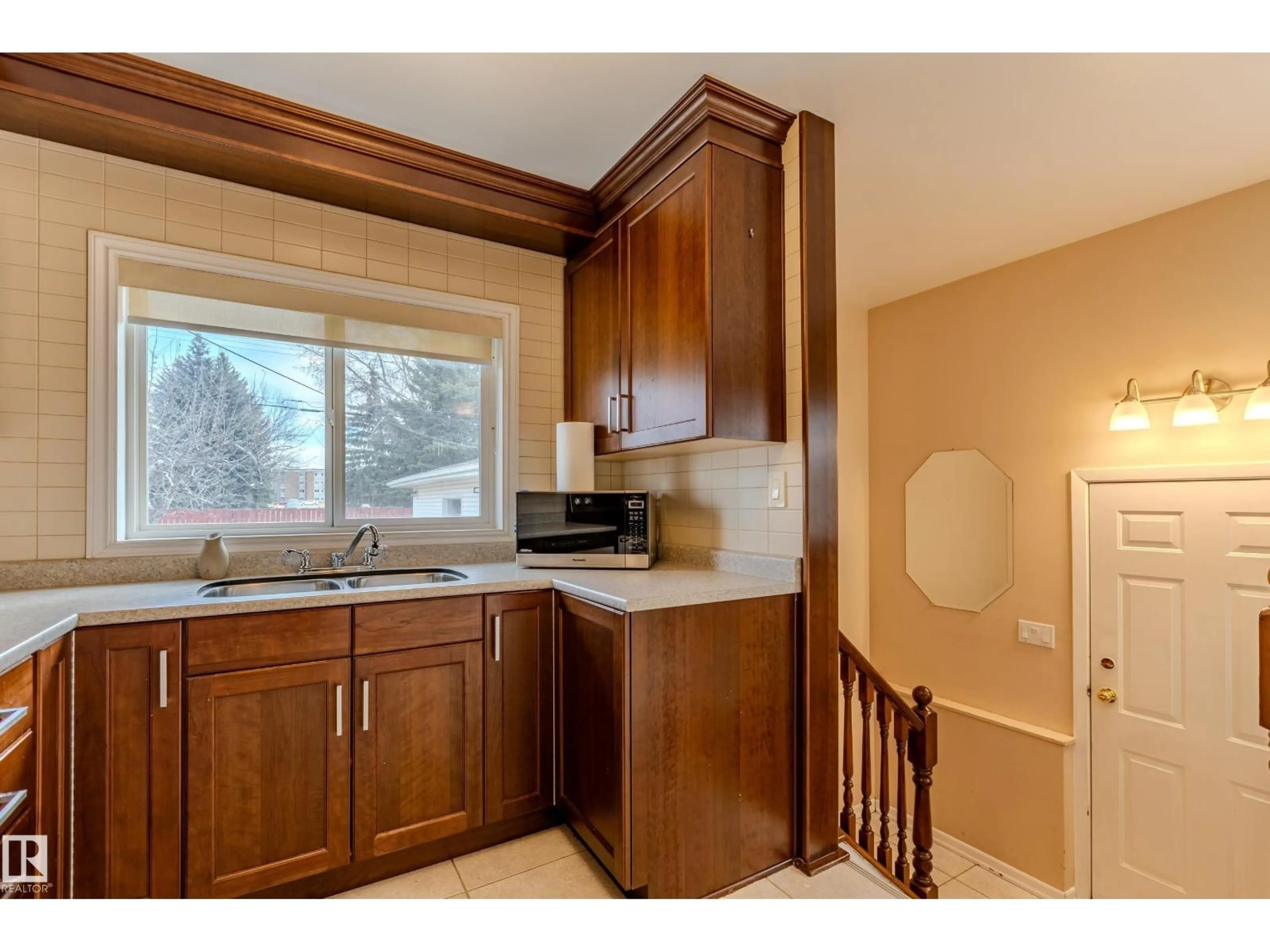 Standard kitchen, unknown for NW - 11921 36 ST, Edmonton Alberta T5W2B3