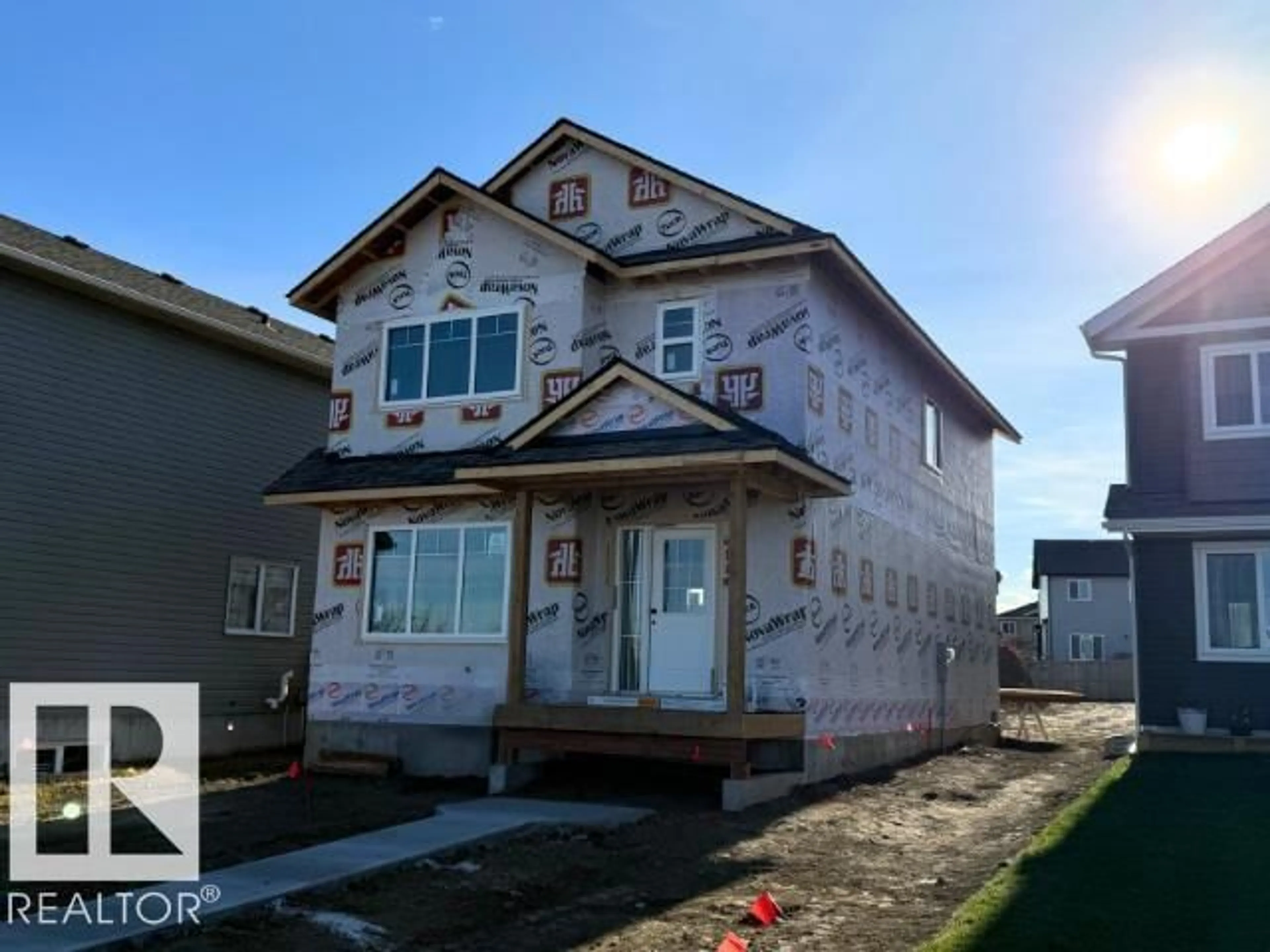 Home with vinyl exterior material, building for 4019 42 AV, Drayton Valley Alberta T7A0B5
