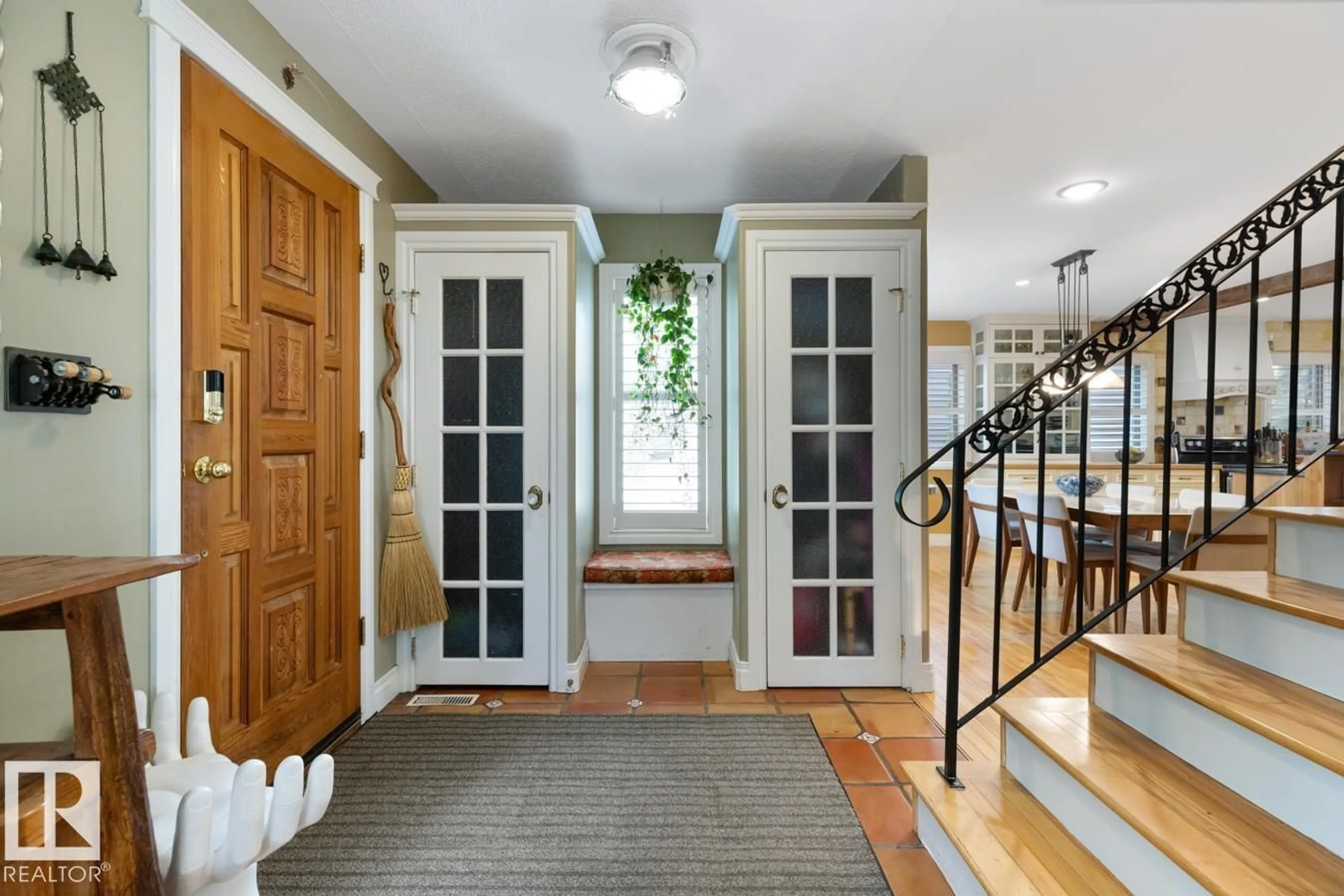 Indoor entryway for NW - 8707 85 AV, Edmonton Alberta T6C1G8