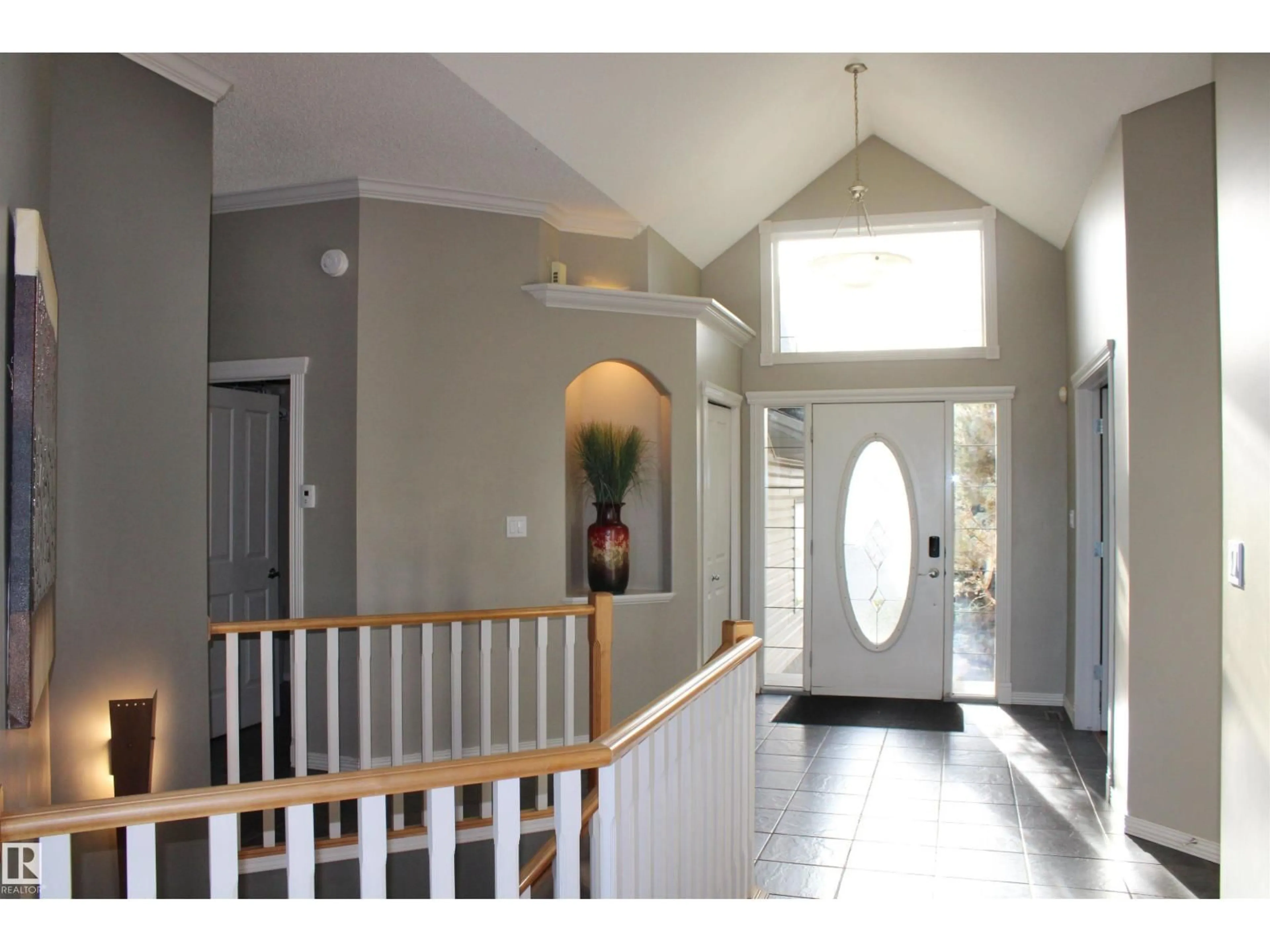 Indoor entryway for 26 LONGVIEW DR, Spruce Grove Alberta T7X4H7