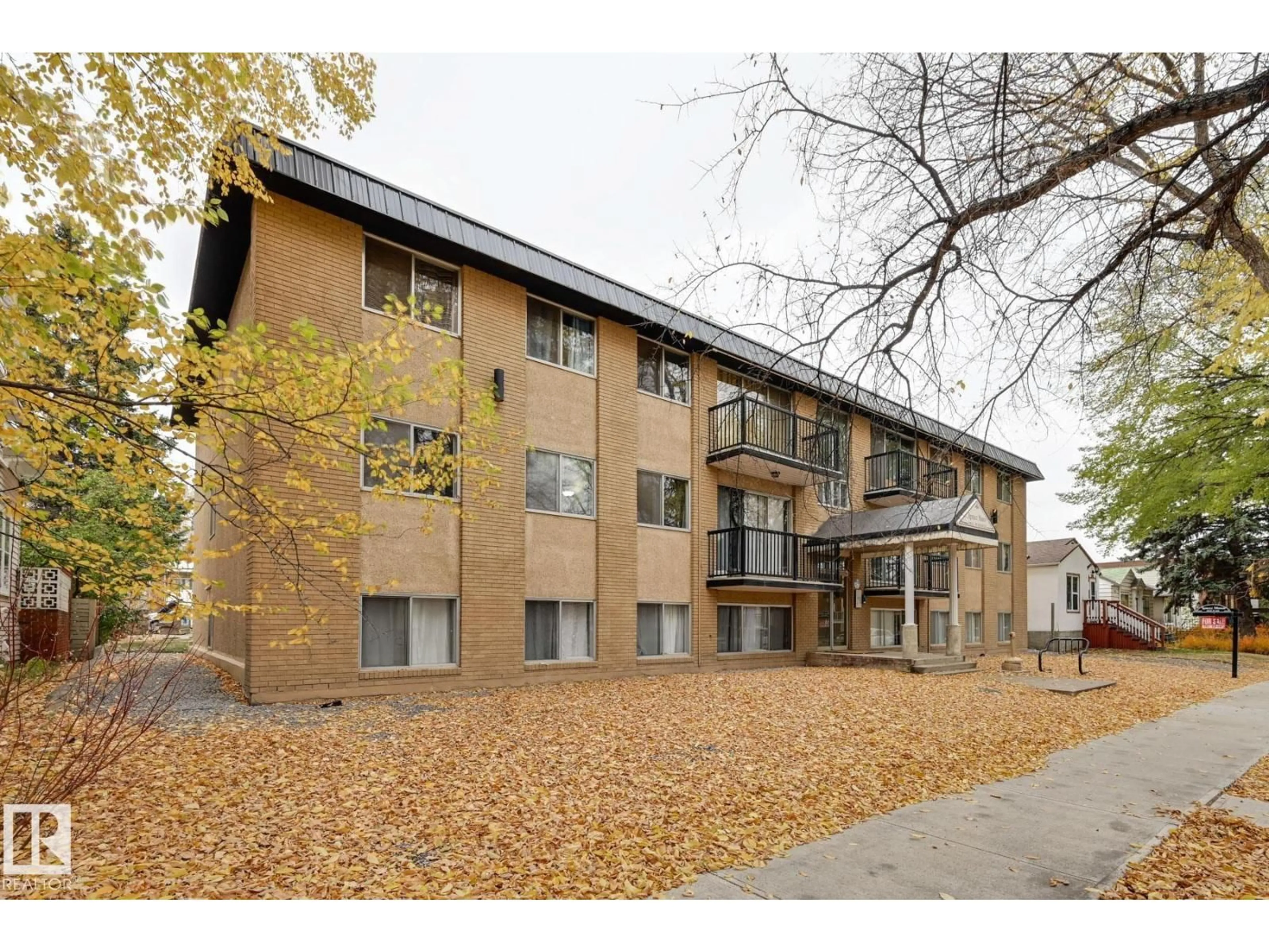 Unknown for 105 - 10621 79 AV, Edmonton Alberta T6E1S2