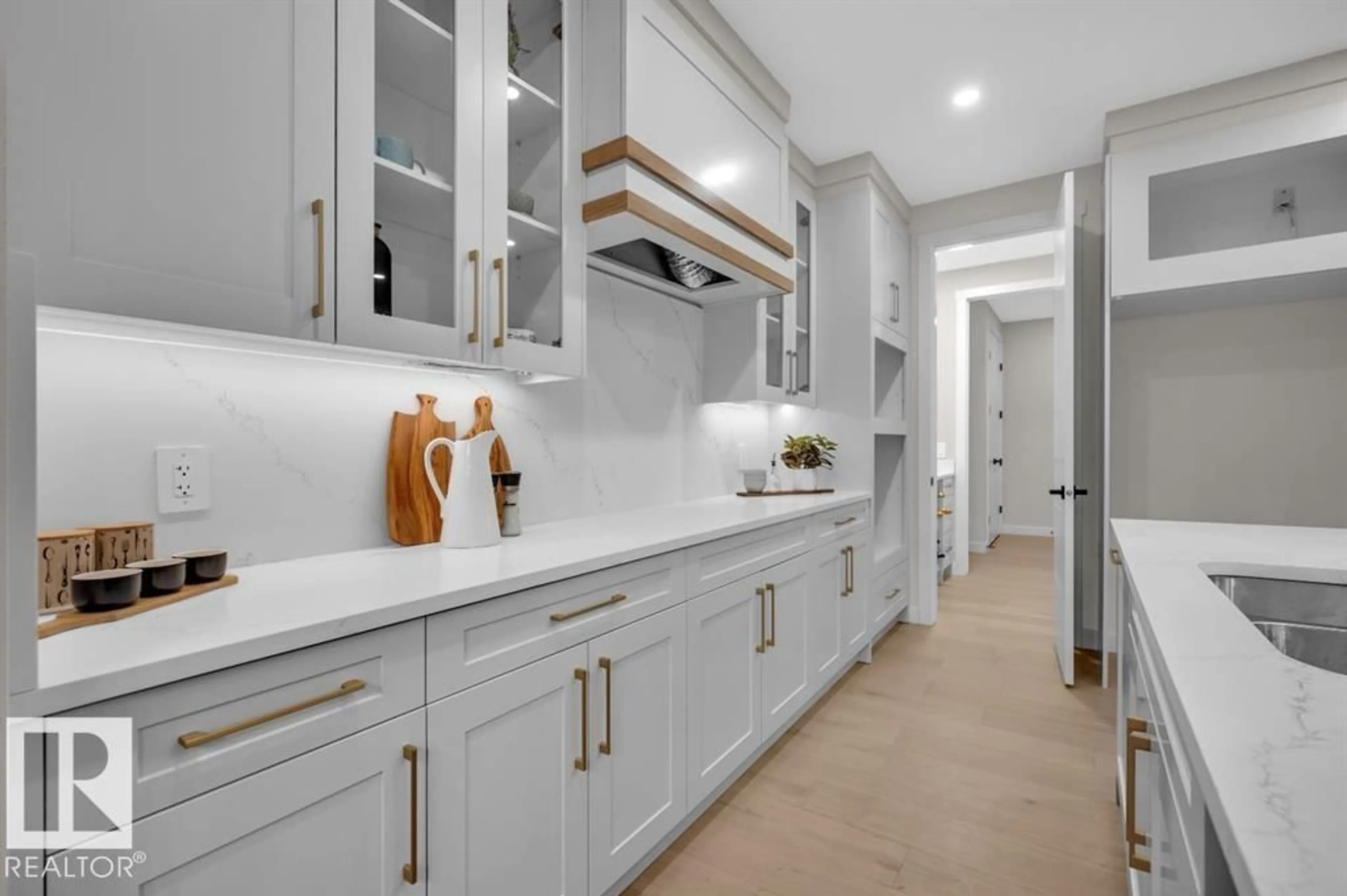 Contemporary kitchen, ceramic/tile floor for 1127 GYRFALCON CR, Edmonton Alberta T5S0S5