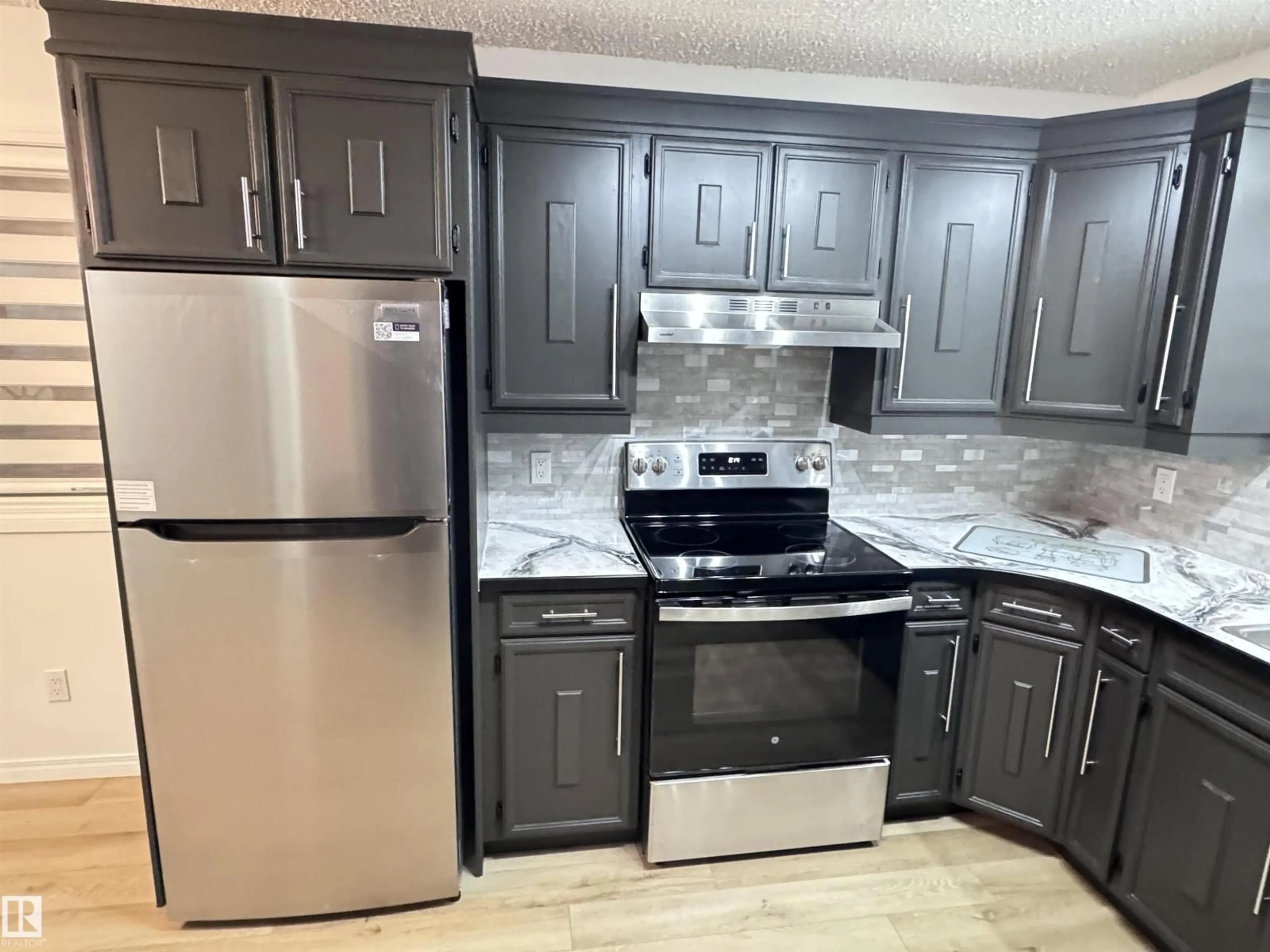 Standard kitchen, unknown for 10208 101 ST, Westlock Alberta T7P1X9