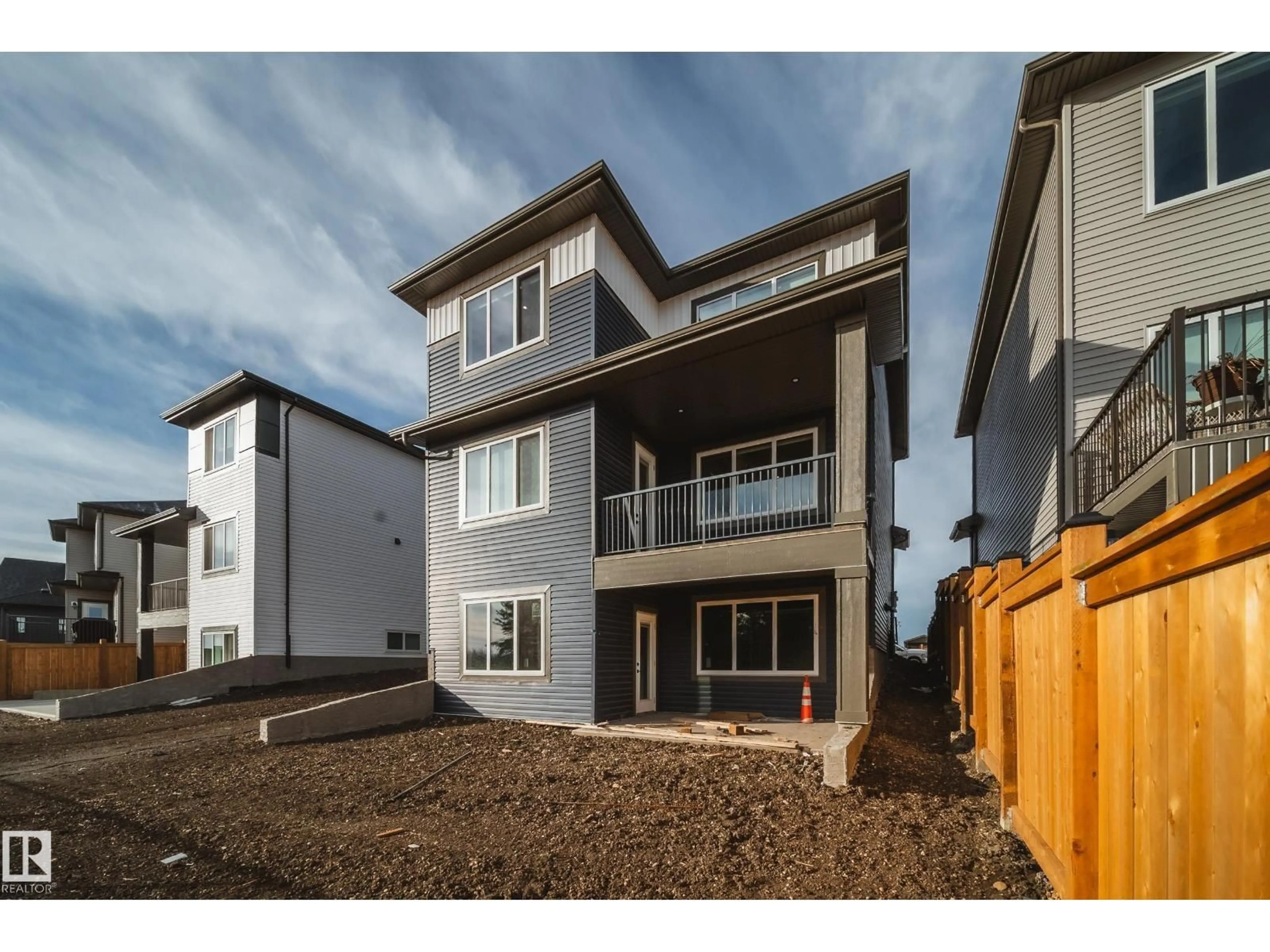 Home with vinyl exterior material, unknown for 101 STARLING WY, Fort Saskatchewan Alberta T8L1R5