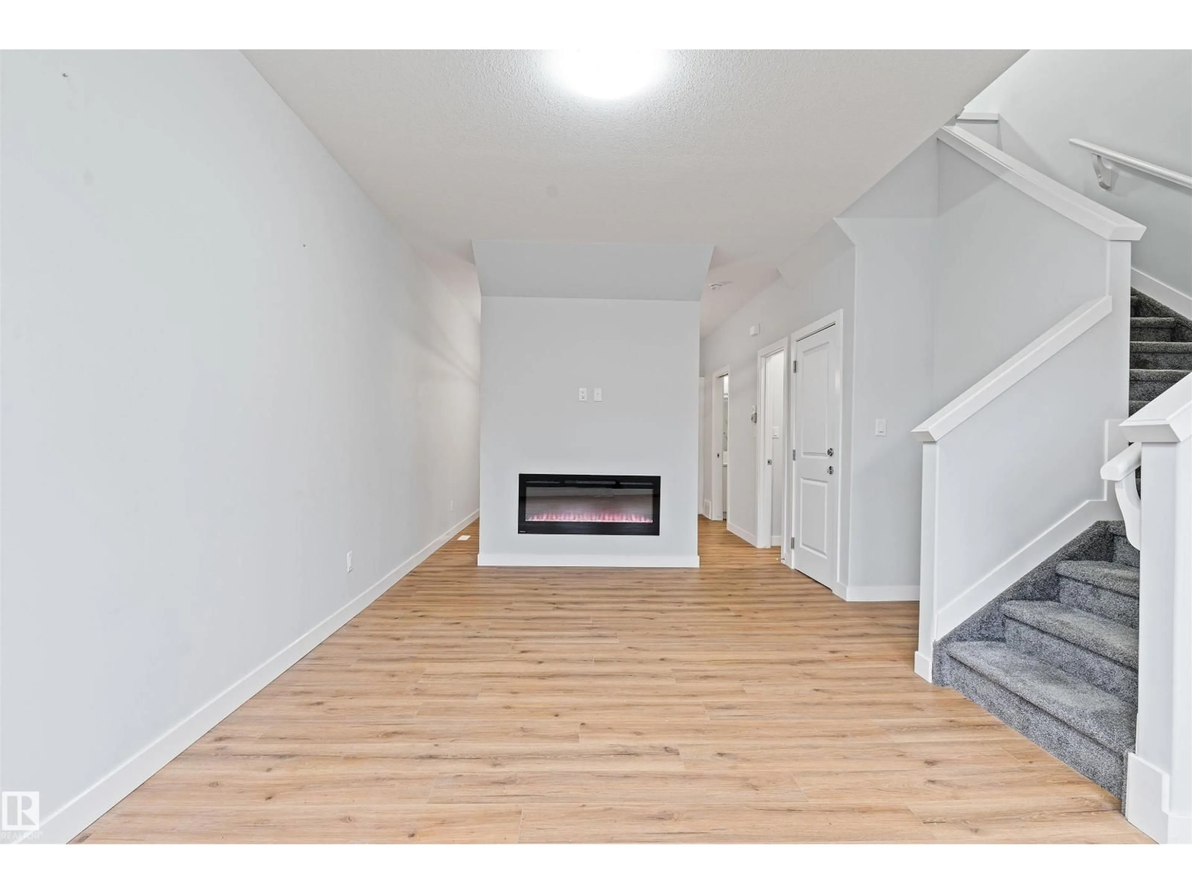 Unknown for NW - 2050 209A ST, Edmonton Alberta T6M3C8