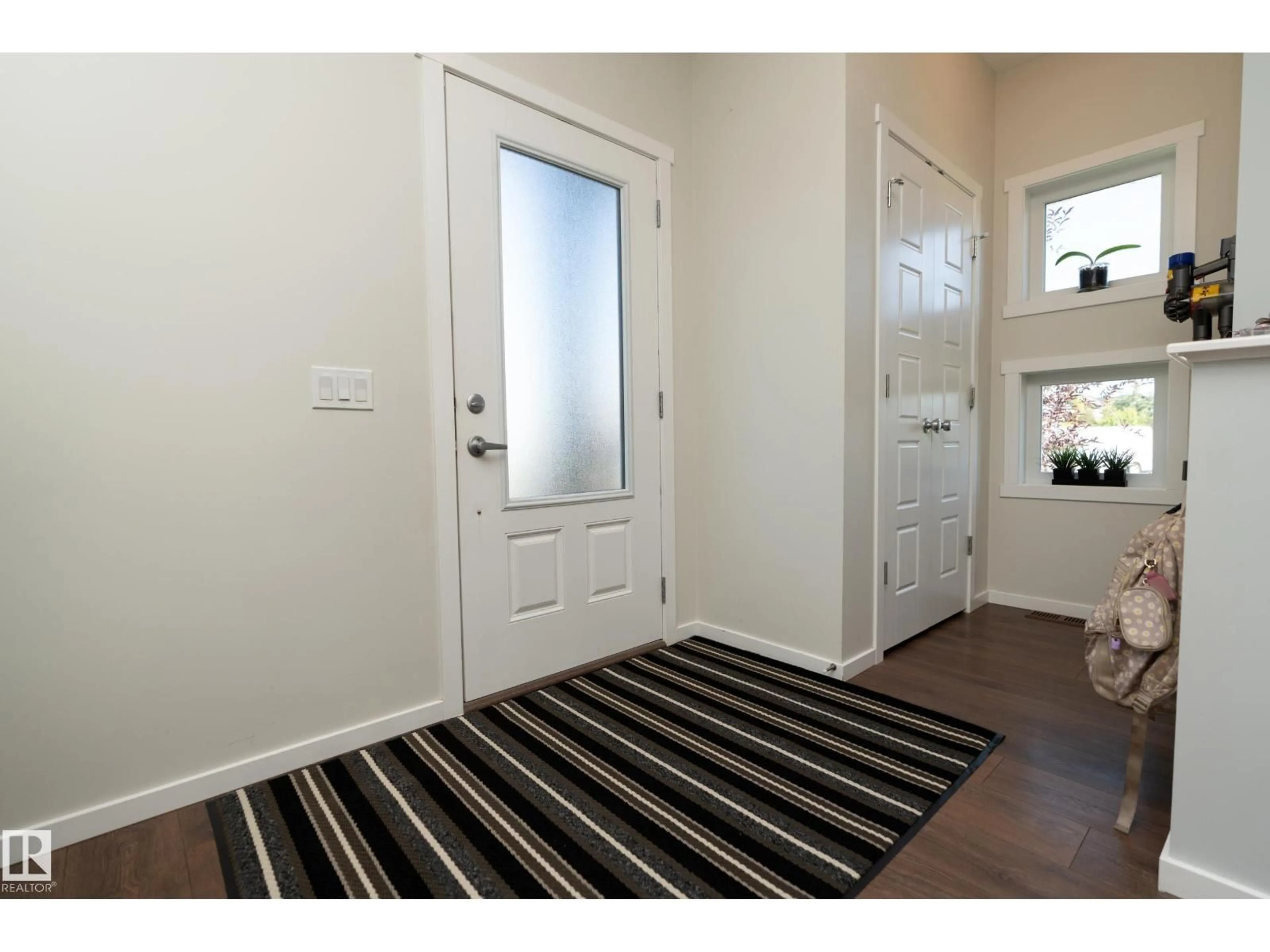 Indoor entryway for SW - 2604 PRICE CM, Edmonton Alberta T6W3P9