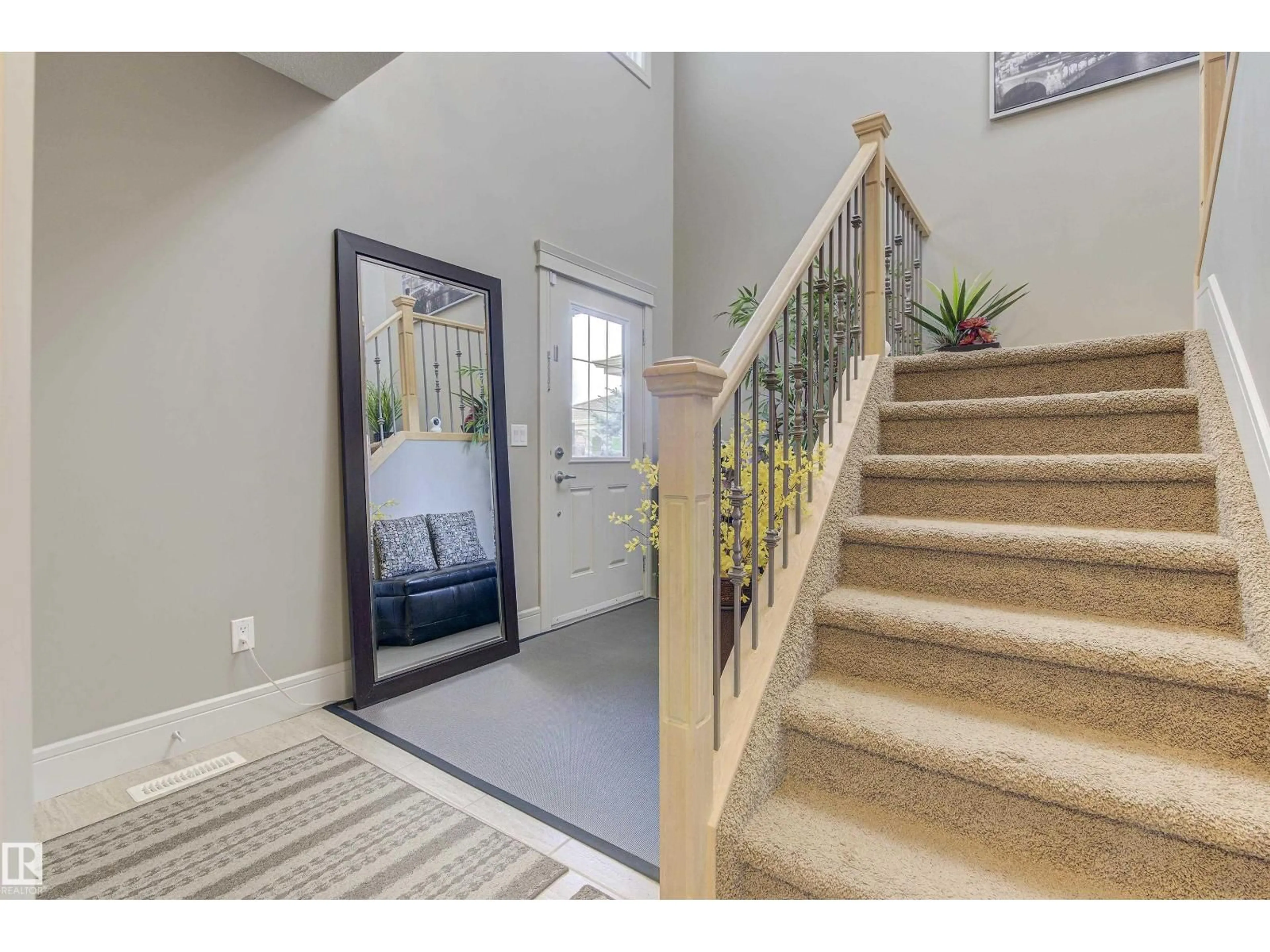 Indoor entryway for SW - 655 178 ST, Edmonton Alberta T6W2L6