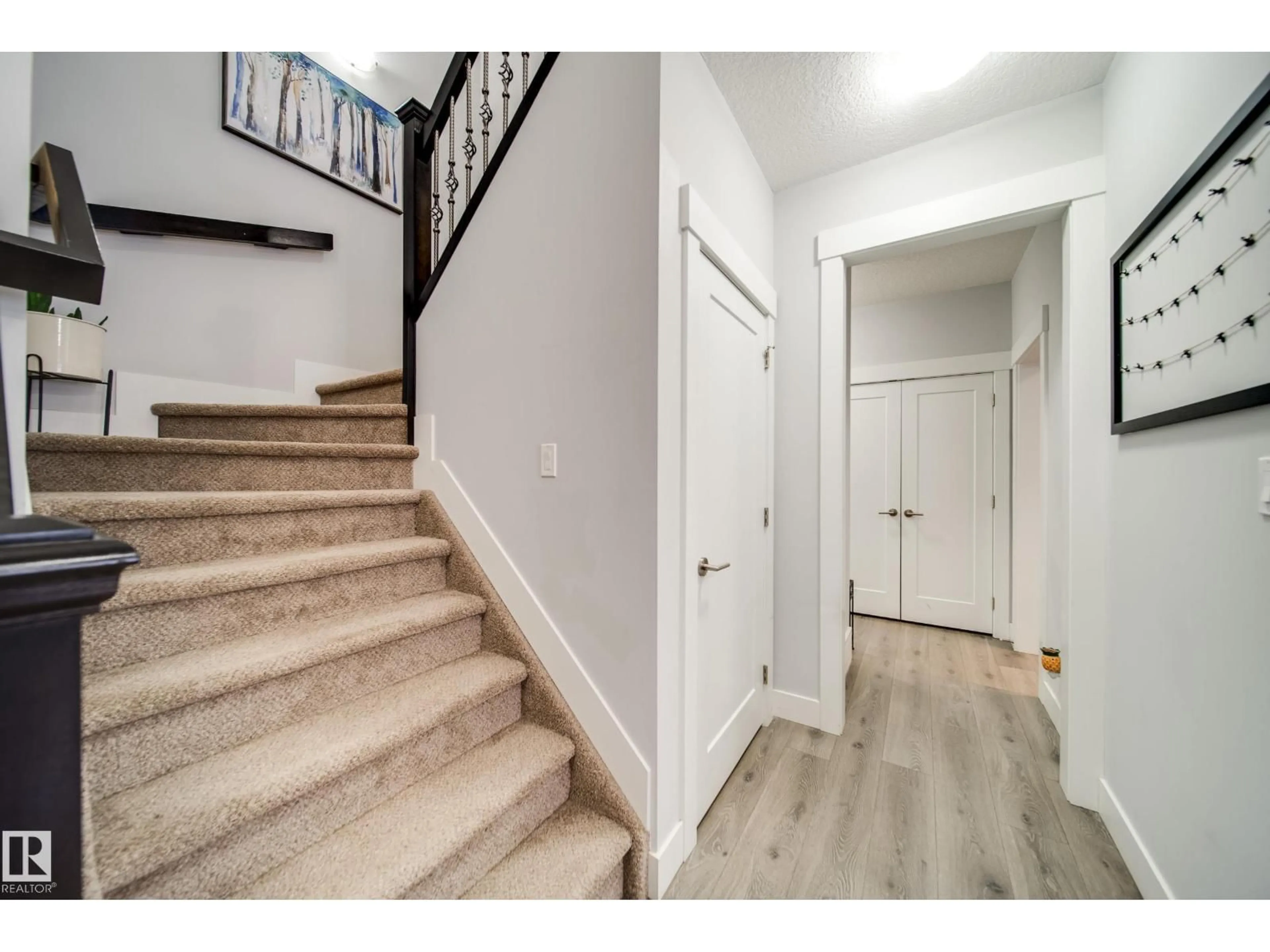 Indoor entryway for #44 - 4835 WRIGHT DR, Edmonton Alberta T6W3T2