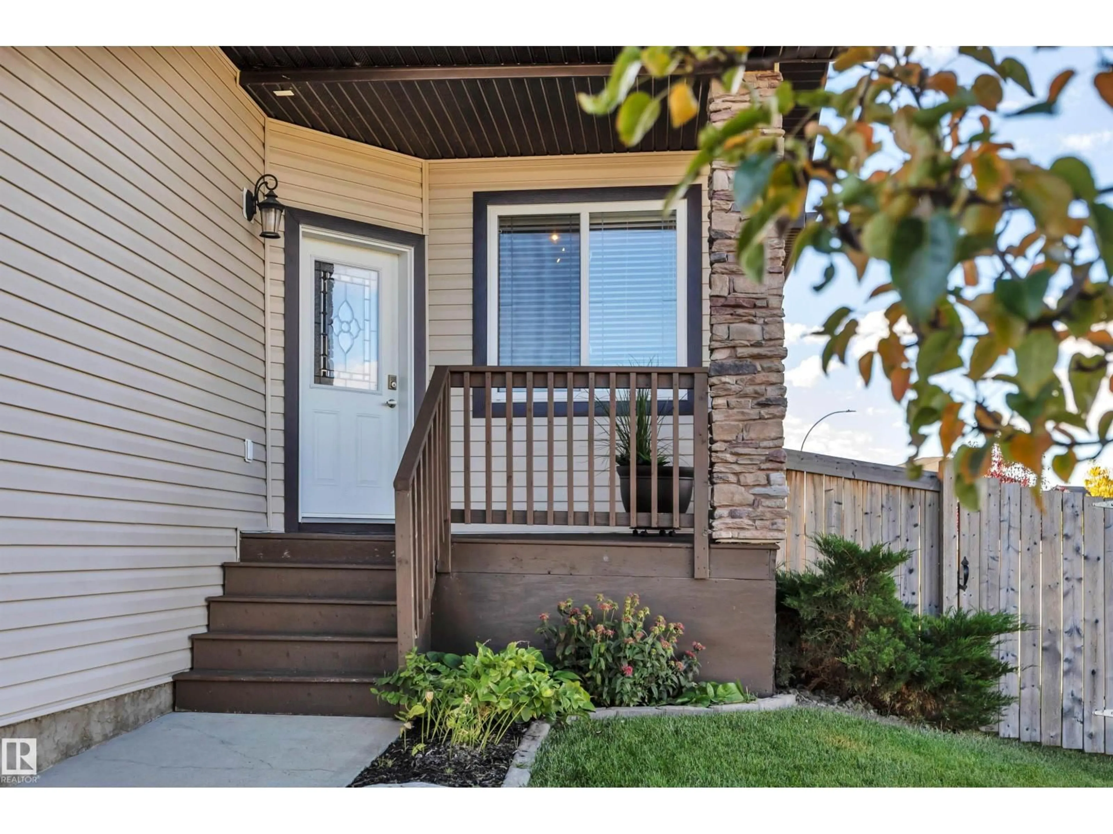 Indoor entryway for 157 MCDOWELL WD, Leduc Alberta T9E0M3