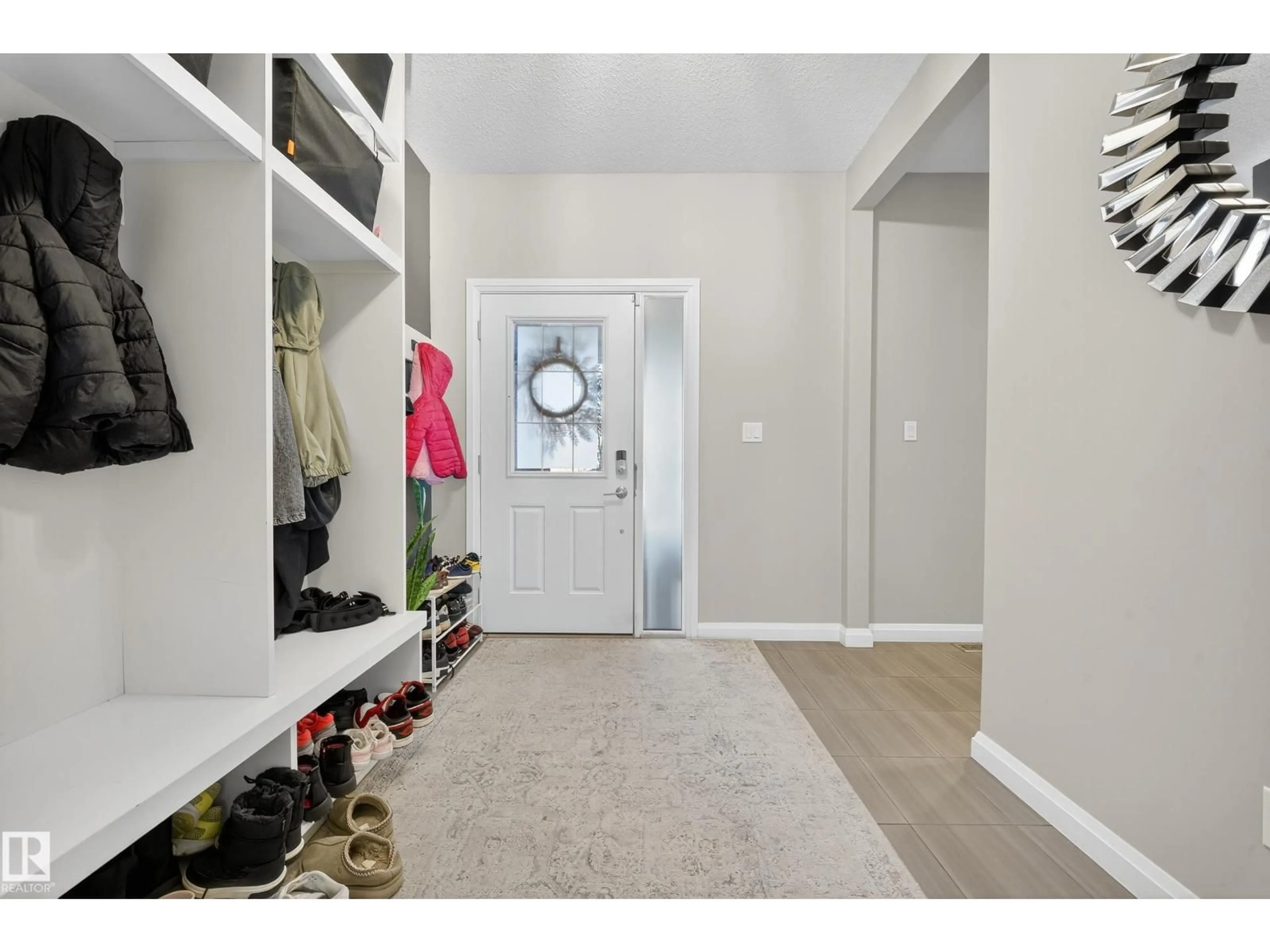 Indoor entryway for 1377 SECORD LANDING LD, Edmonton Alberta T5T5W7