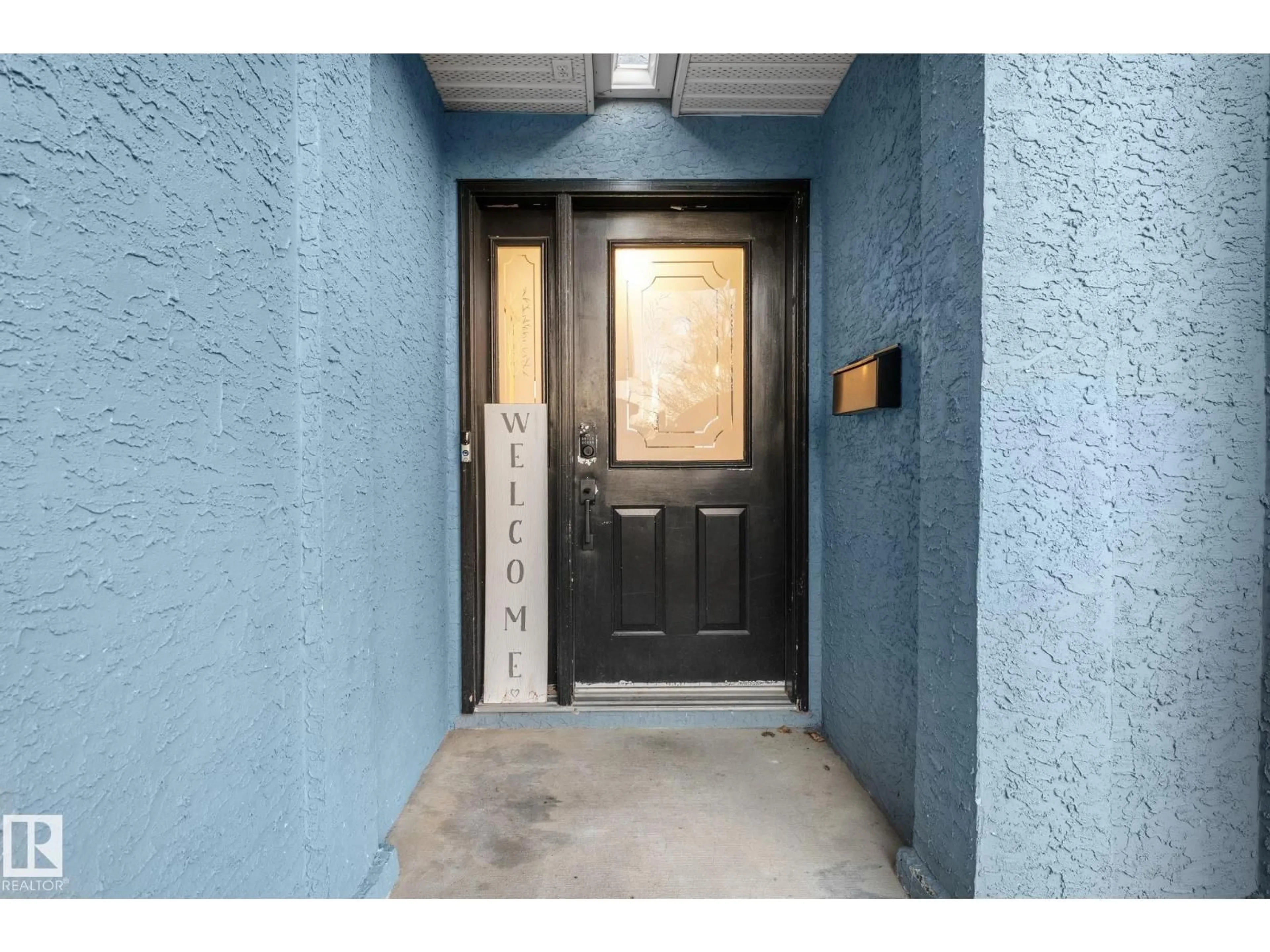 Indoor entryway for NW - 15919 58 ST, Edmonton Alberta T5Y2R5