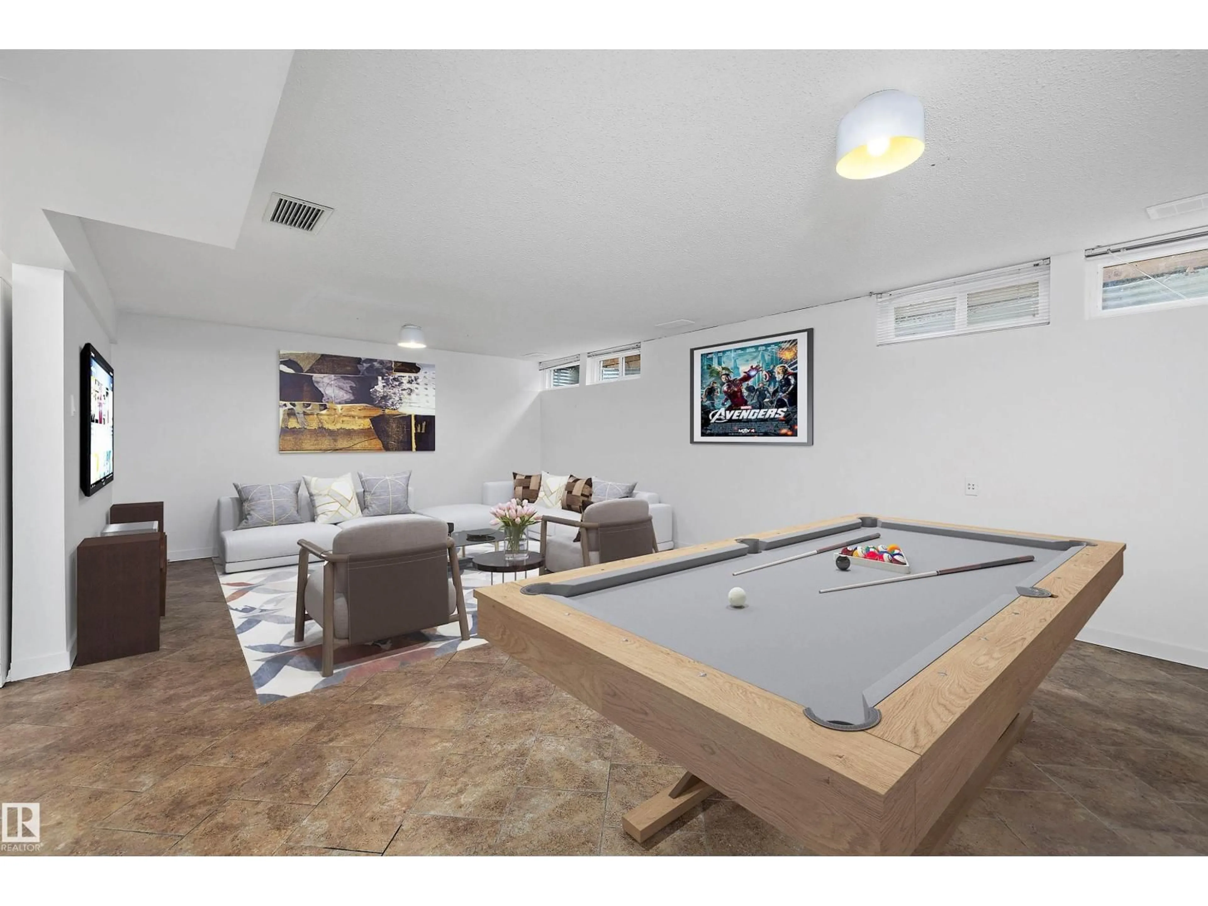 A pic of a room for 47 ROYAL RD, Edmonton Alberta T6J2E7