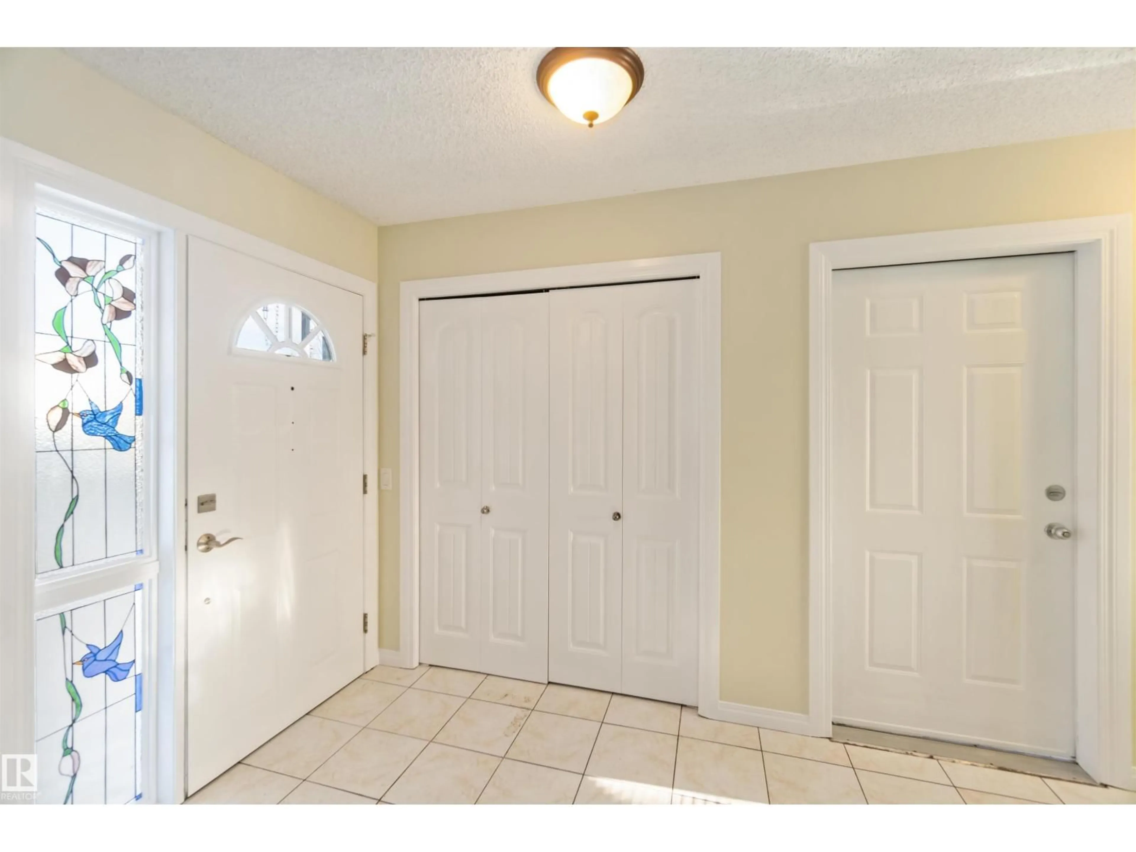 Indoor entryway for 5223 47 AV, Gibbons Alberta T0A1N0