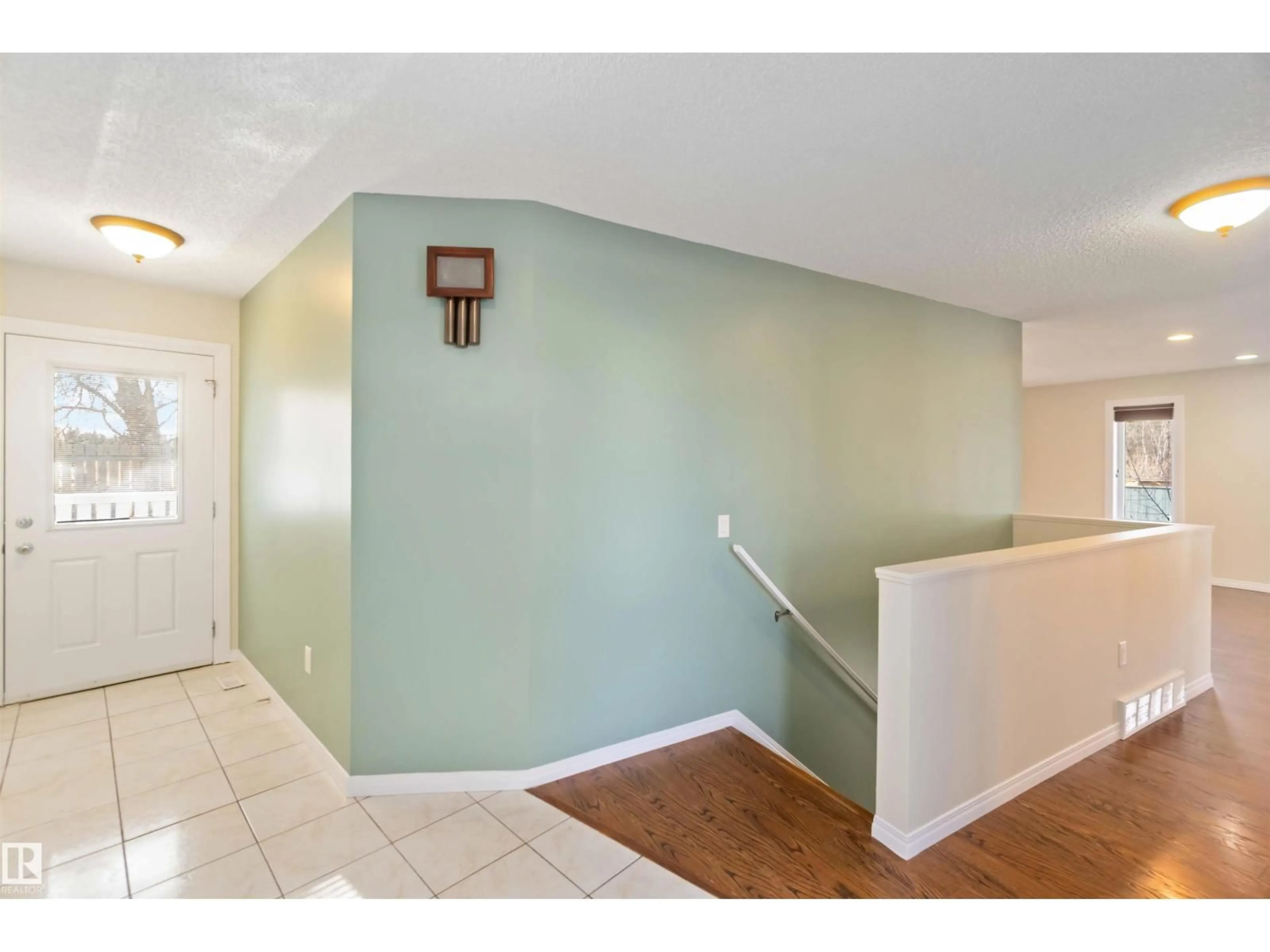 Indoor entryway for 5223 47 AV, Gibbons Alberta T0A1N0